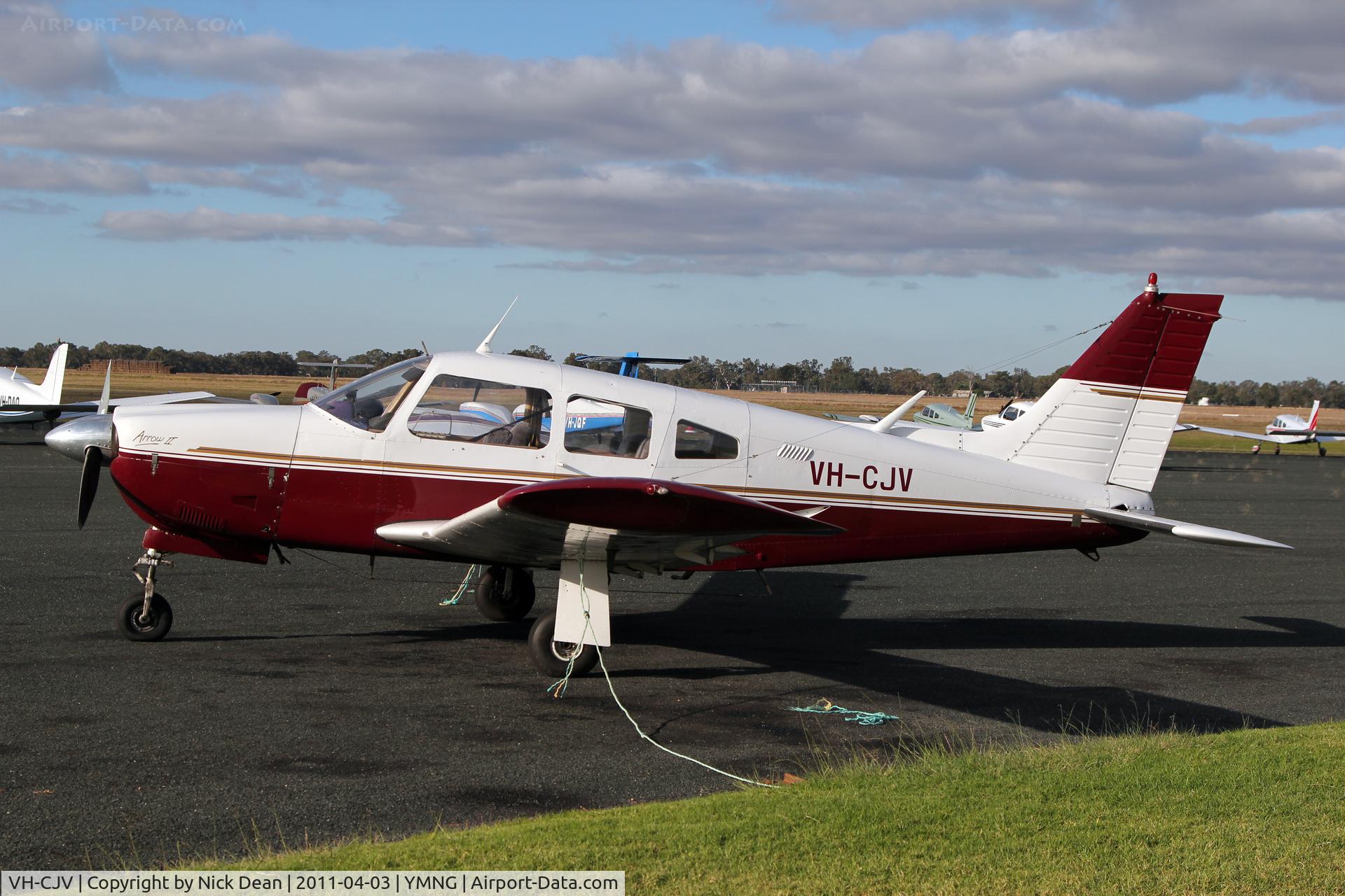 VH-CJV, 1973 Piper PA-28R-200 Cherokee Arrow II C/N 28R-7435096, YMNG
