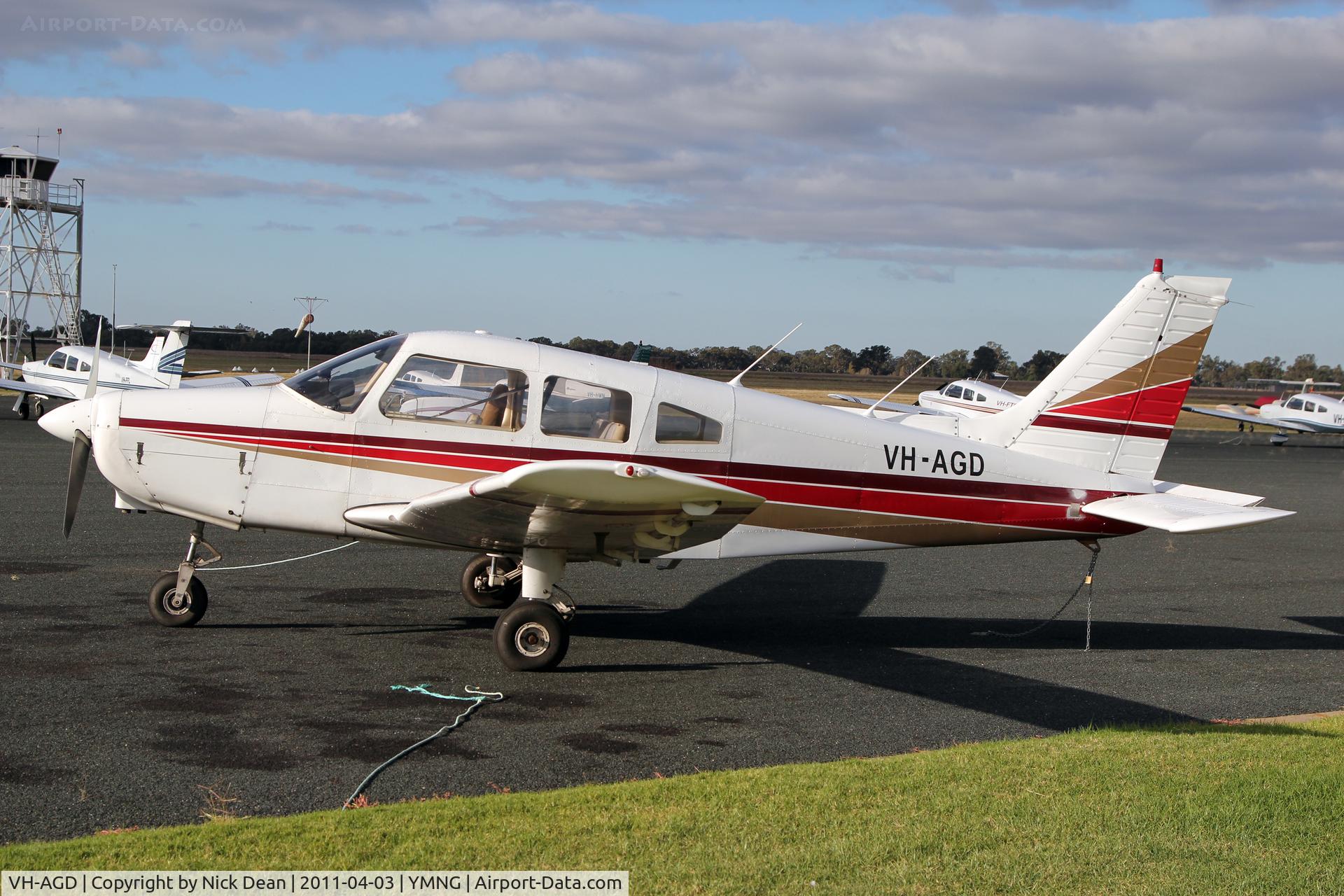 VH-AGD, 1975 Piper PA-28-151 Warrior C/N 28-7515173, YMNG.