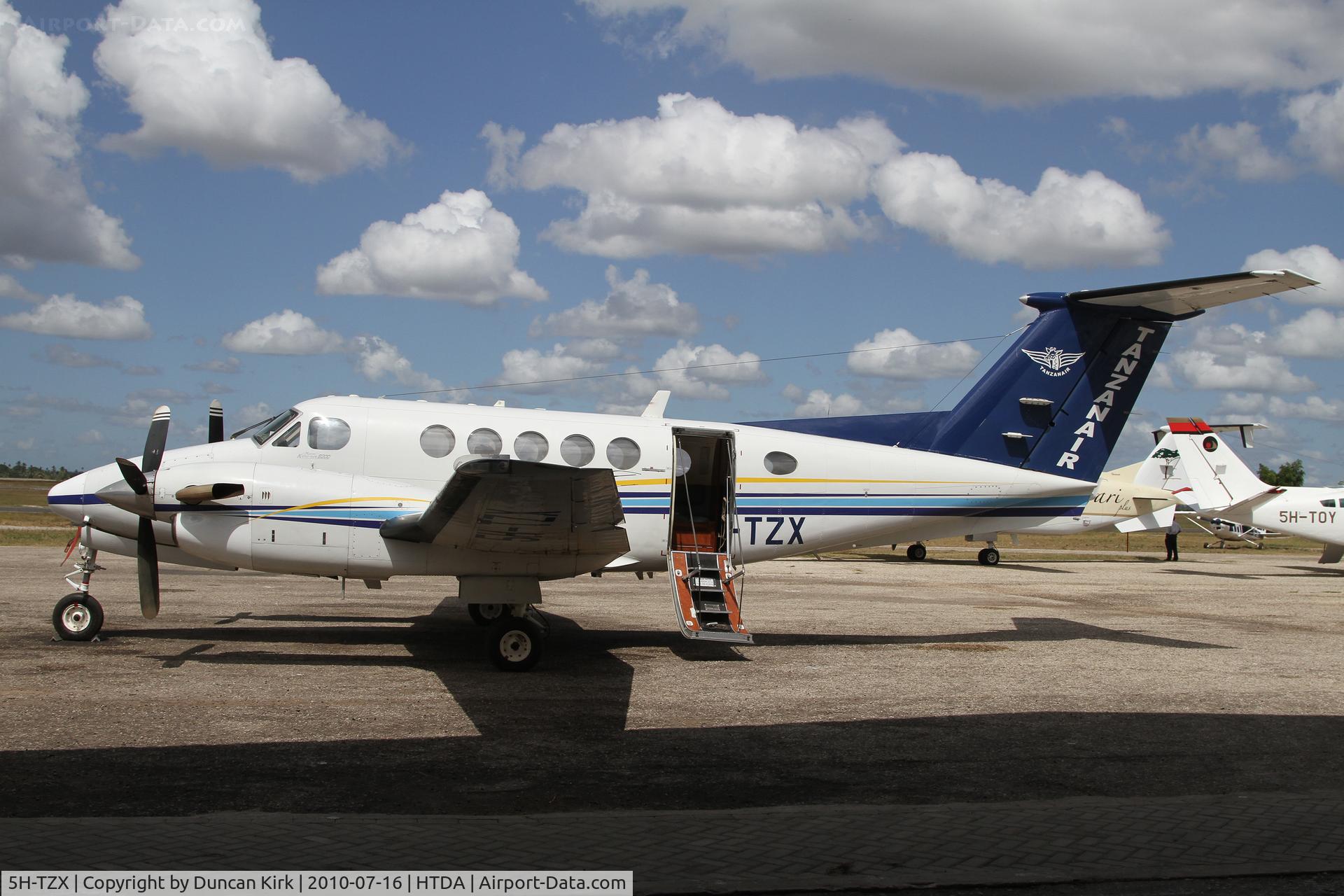 5H-TZX, 1985 Beechcraft B200 King Air C/N BB-1196, Nice King Air 200