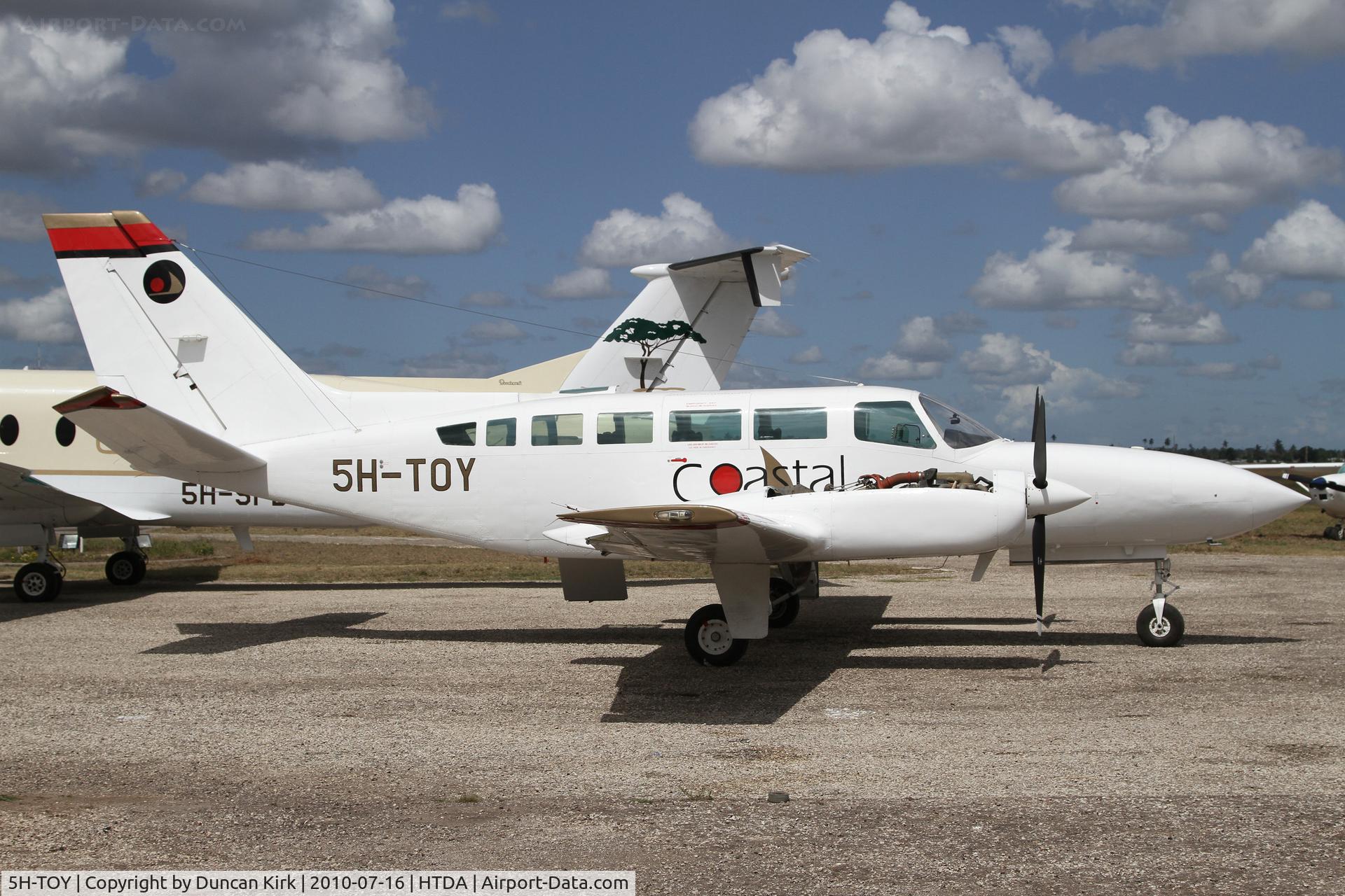 5H-TOY, 1980 Cessna 404 Titan C/N 404-0668, Last Coastal Cessna 404