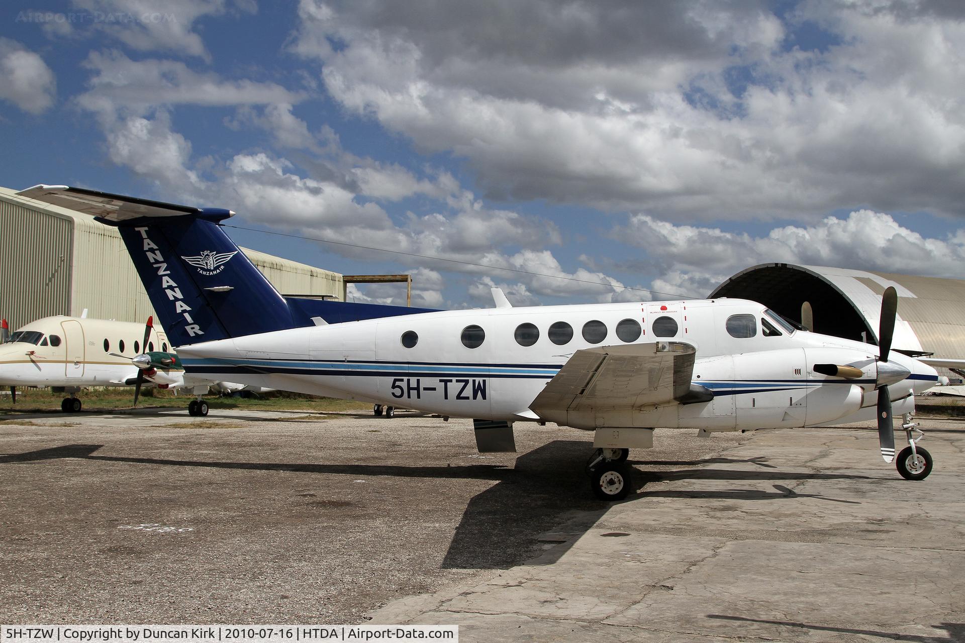 5H-TZW, 1980 Beech B200C King Air King Air C/N BL-17, Another Tanzanair King Air