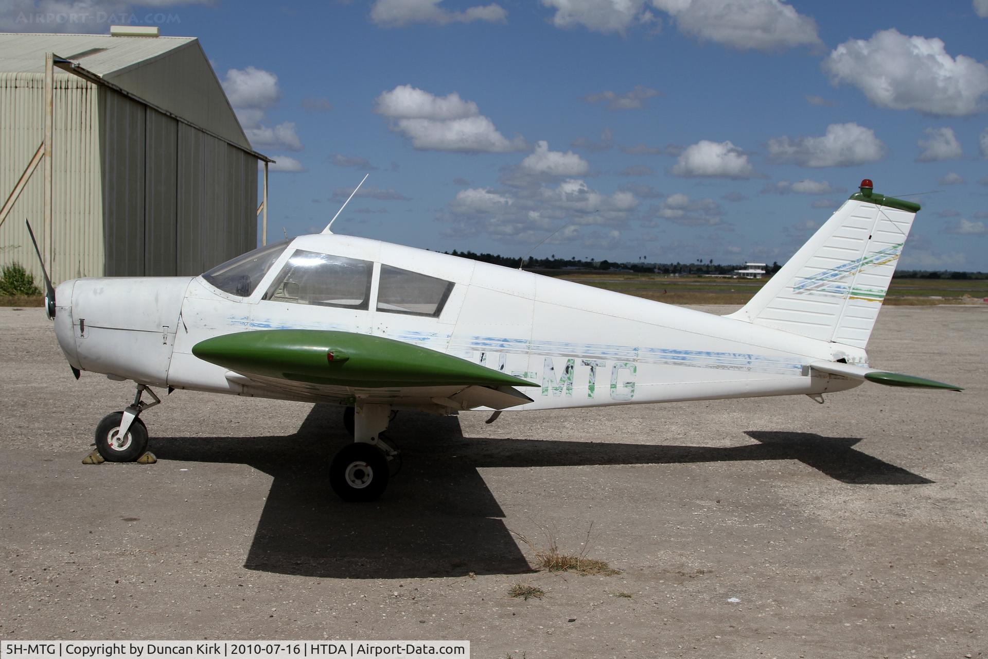 5H-MTG, 1973 Piper PA-28-140 Cherokee C/N 28-7125329, Paint please!