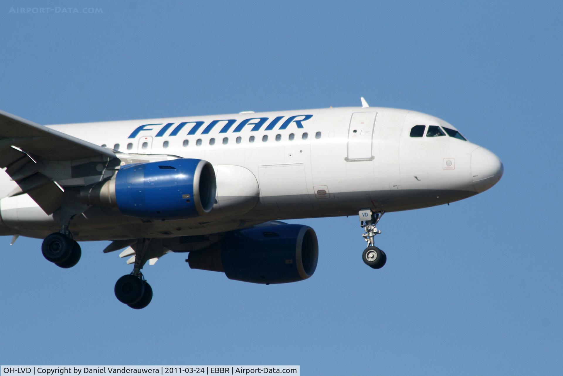 OH-LVD, 2000 Airbus A319-112 C/N 1352, Arrival of flight AY811 to RWY 02