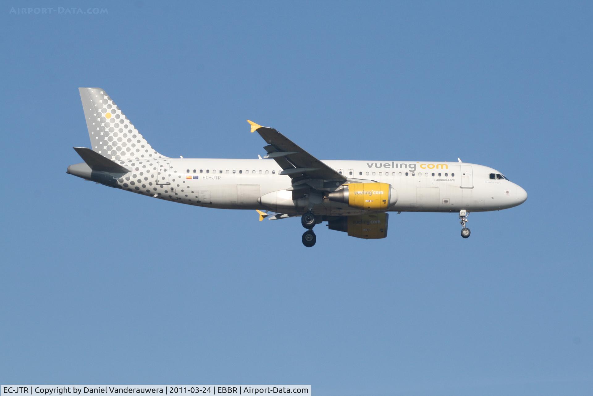 EC-JTR, 2006 Airbus A320-214 C/N 2798, Flight VY8988 is descending to RWY 02