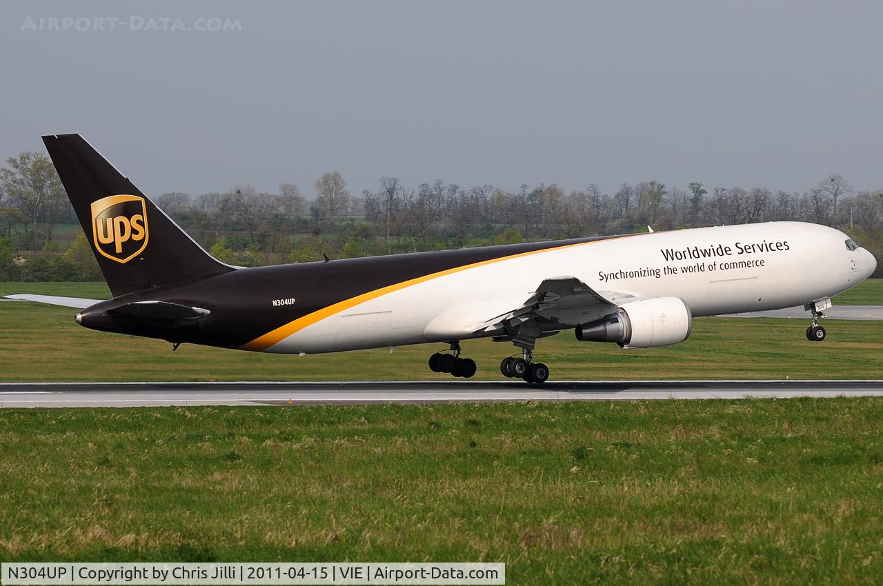 N304UP, 1995 Boeing 767-34AFER C/N 27242, UPS - United Parcel Service