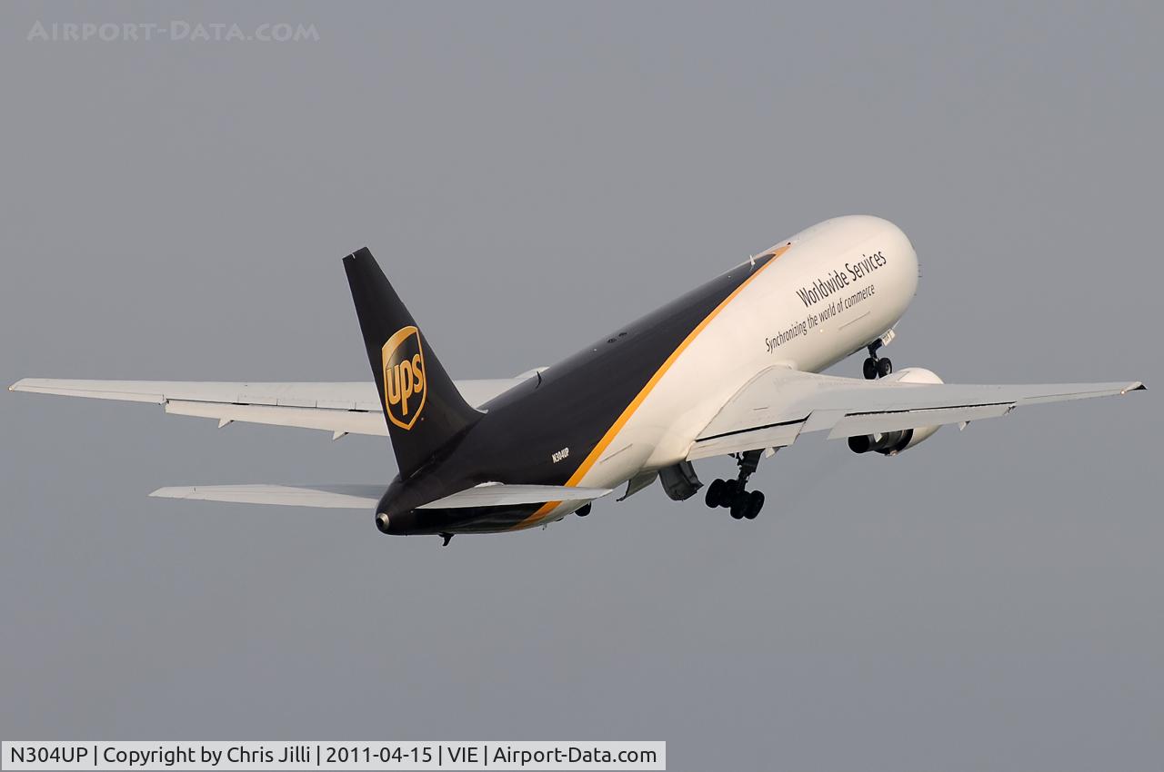 N304UP, 1995 Boeing 767-34AFER C/N 27242, UPS - United Parcel Service