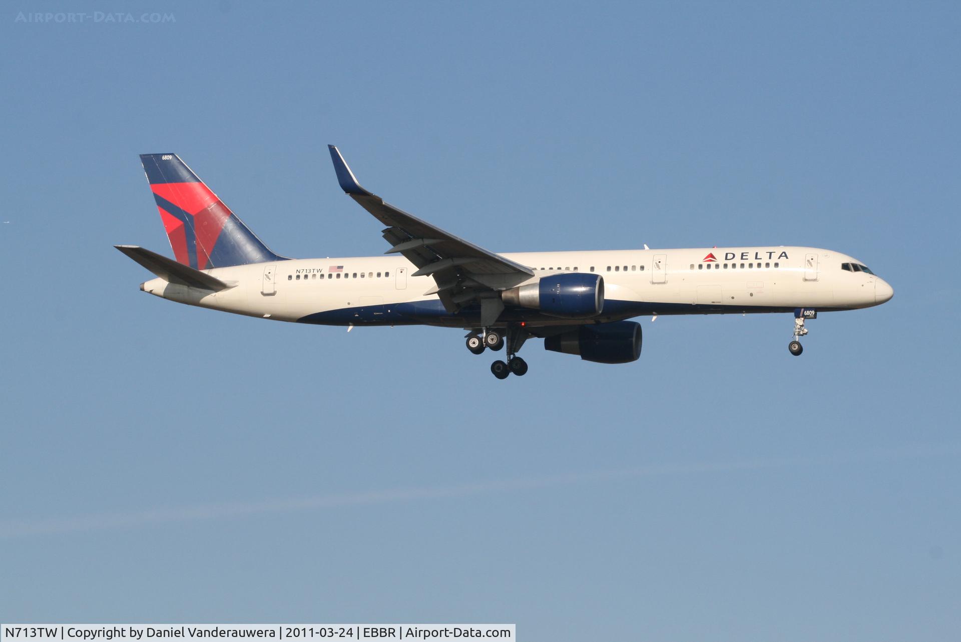 N713TW, 1997 Boeing 757-2Q8 C/N 28173, Flight DL140 is descending to RWY 02