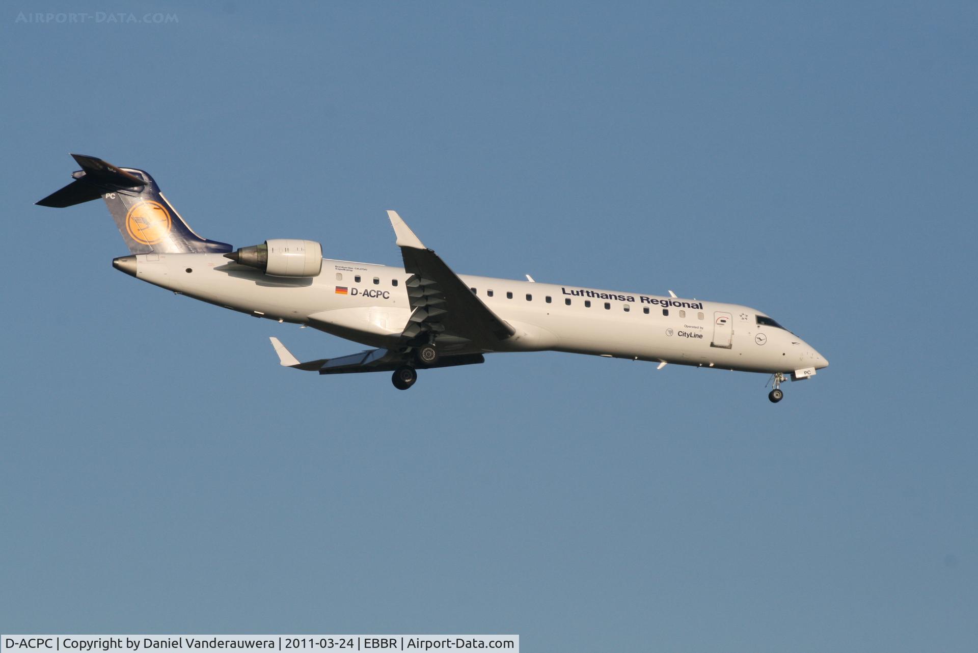 D-ACPC, 2001 Canadair CRJ-701ER (CL-600-2C10) Regional Jet C/N 10014, Flight LH3354 is arriving to RWY 02