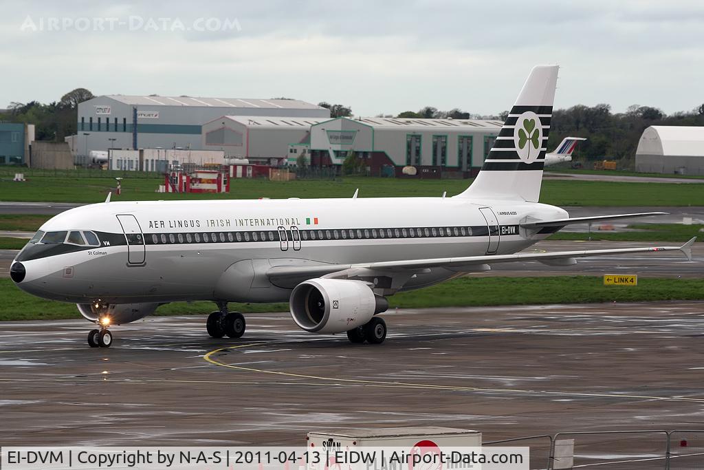 EI-DVM, 2011 Airbus A320-214 C/N 4634, Retro 'bus heading for stand