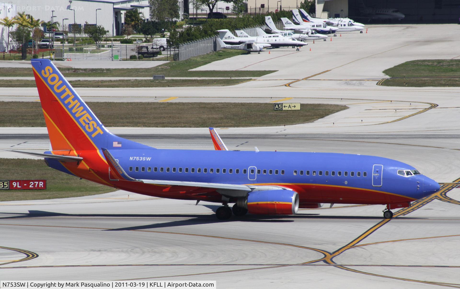 N753SW, 1999 Boeing 737-7H4 C/N 29848, Boeing 737-700