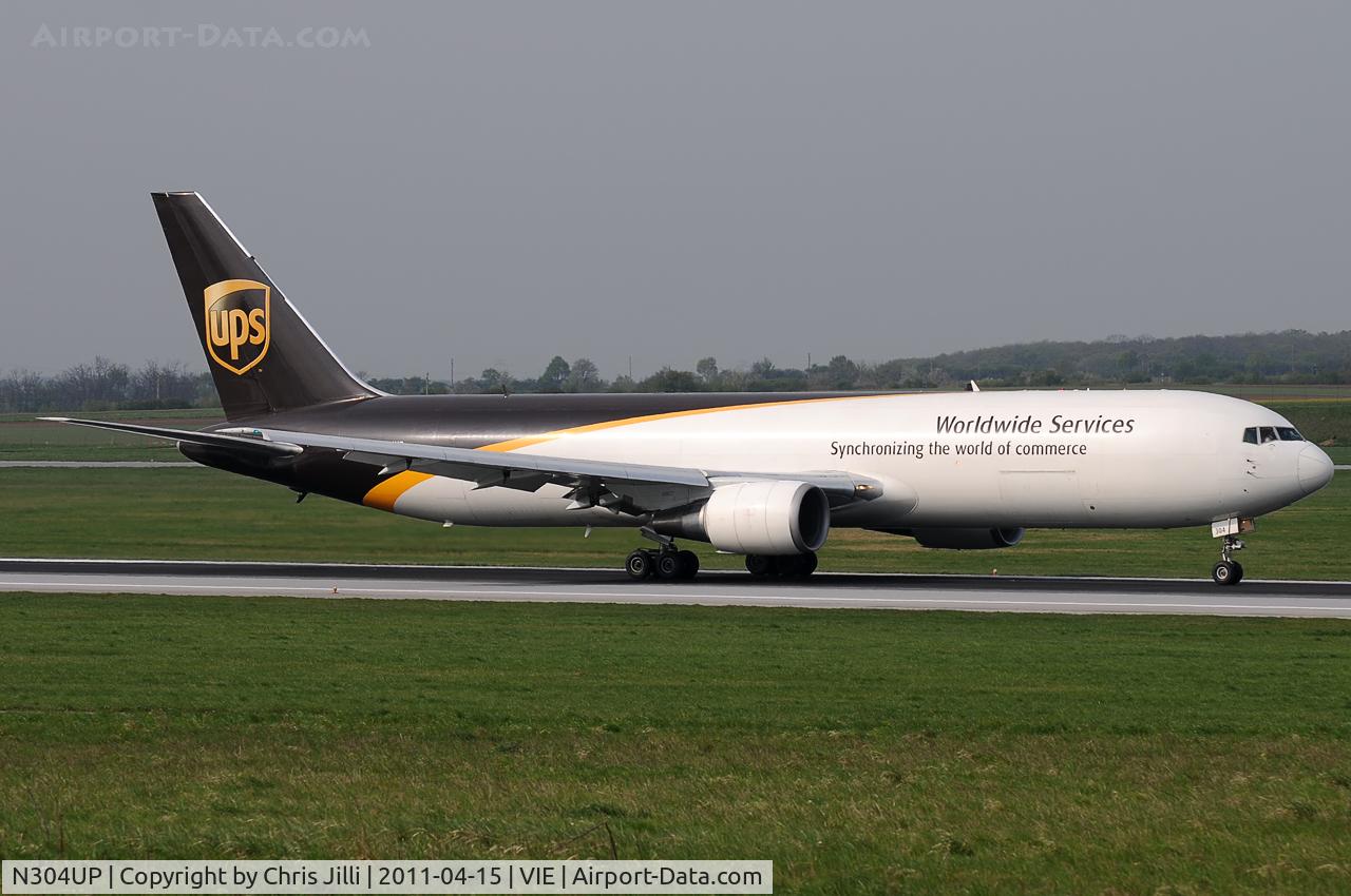 N304UP, 1995 Boeing 767-34AFER C/N 27242, UPS - United Parcel Service