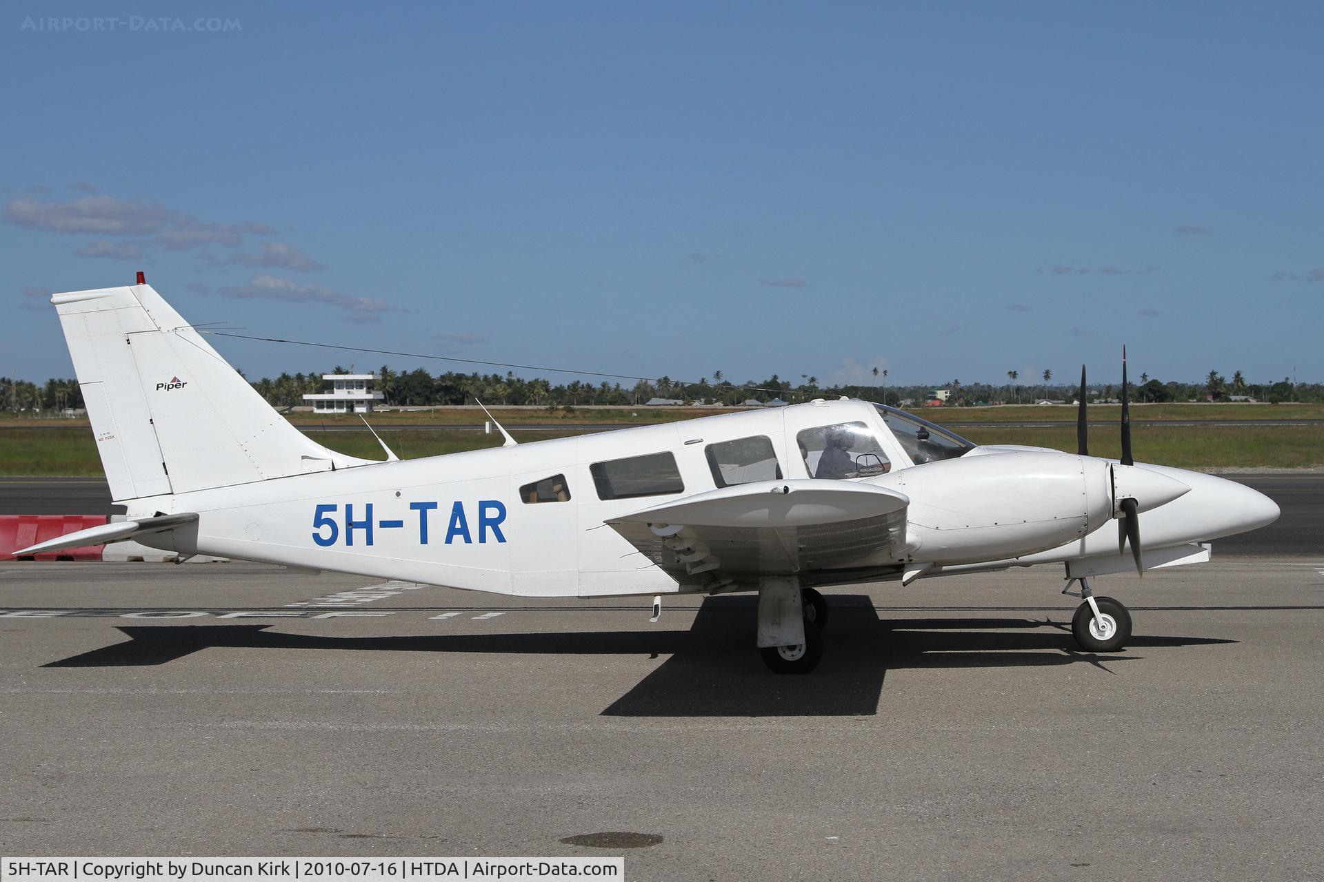 5H-TAR, 1979 Piper PA-34-200T Seneca II C/N 34-7970038, Nice white Seneca