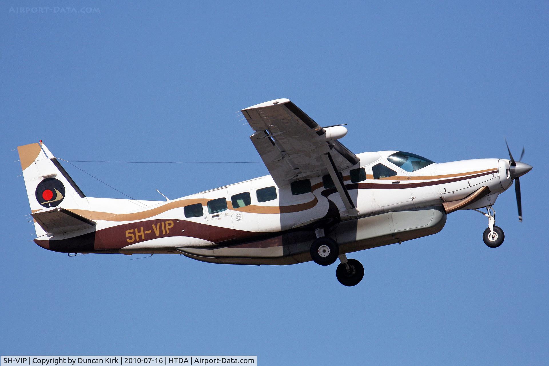 5H-VIP, 1998 Cessna 208B Grand Caravan C/N 208B-0714, Departing Dar Es Salaam