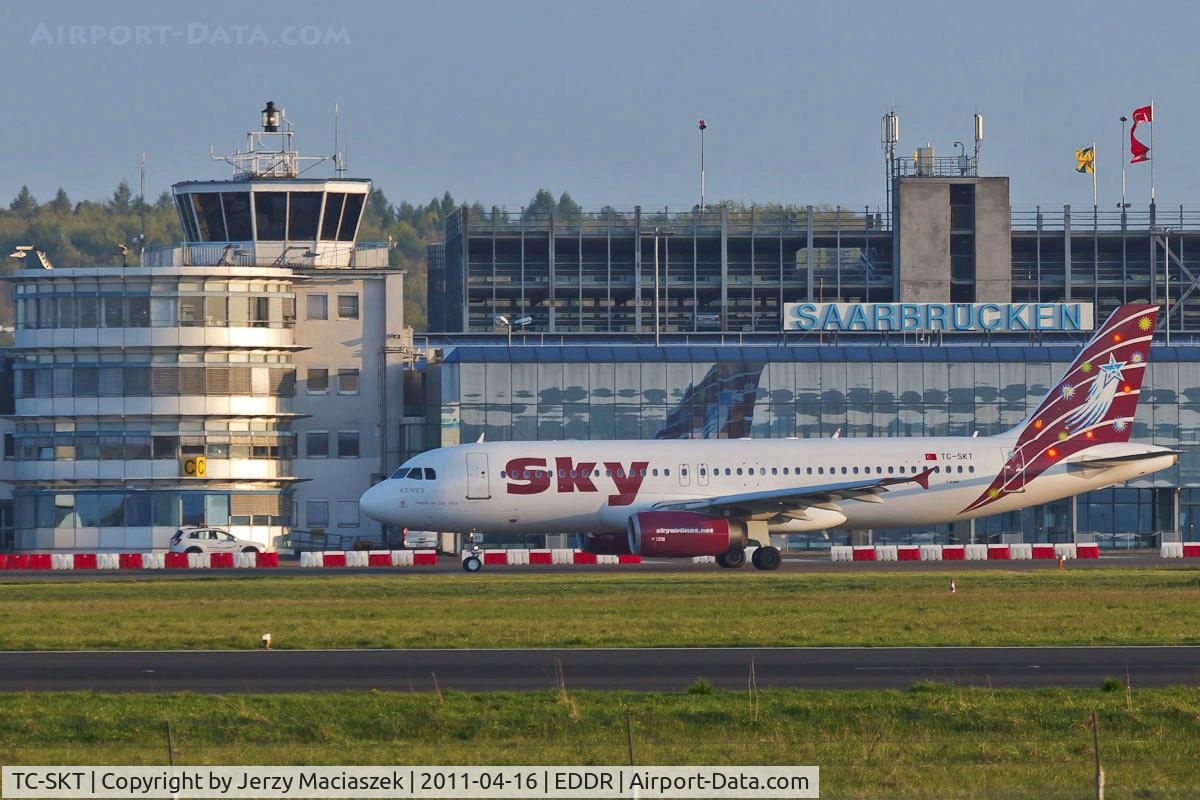 TC-SKT, 2000 Airbus A320-232 C/N 1194, TC-SKT_
Airbus A320-232