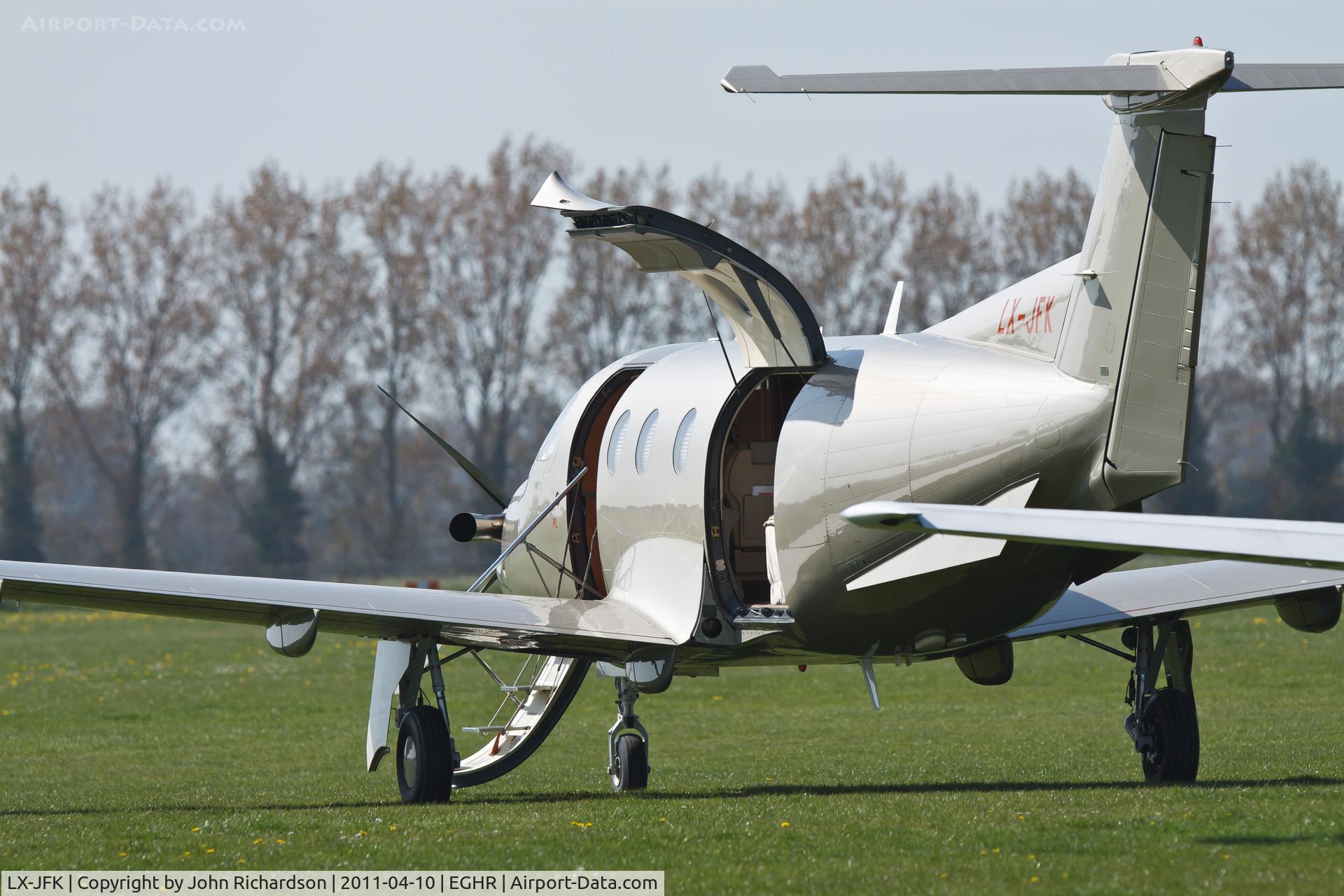 LX-JFK, 2005 Pilatus PC-12/45 C/N 683, Awaiting crew