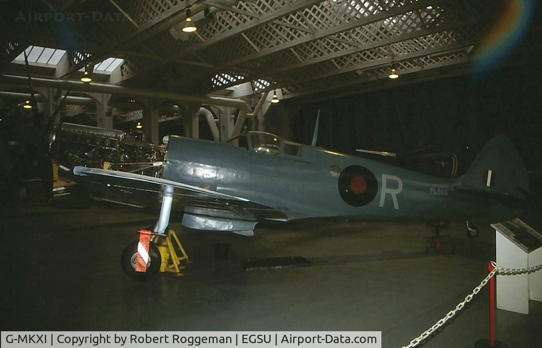 G-MKXI, 1944 Supermarine 365 Spitfire PR.XI C/N 6S/504719, G-MKXI R in PRU blue.OFMC 1995.