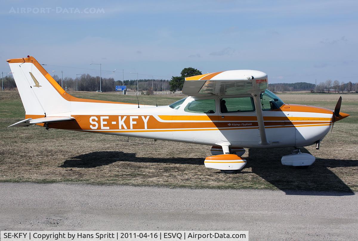 SE-KFY, 1980 Cessna 172N C/N 17273654, Köpings Flygklubb Cessna 172N Skyhawk II