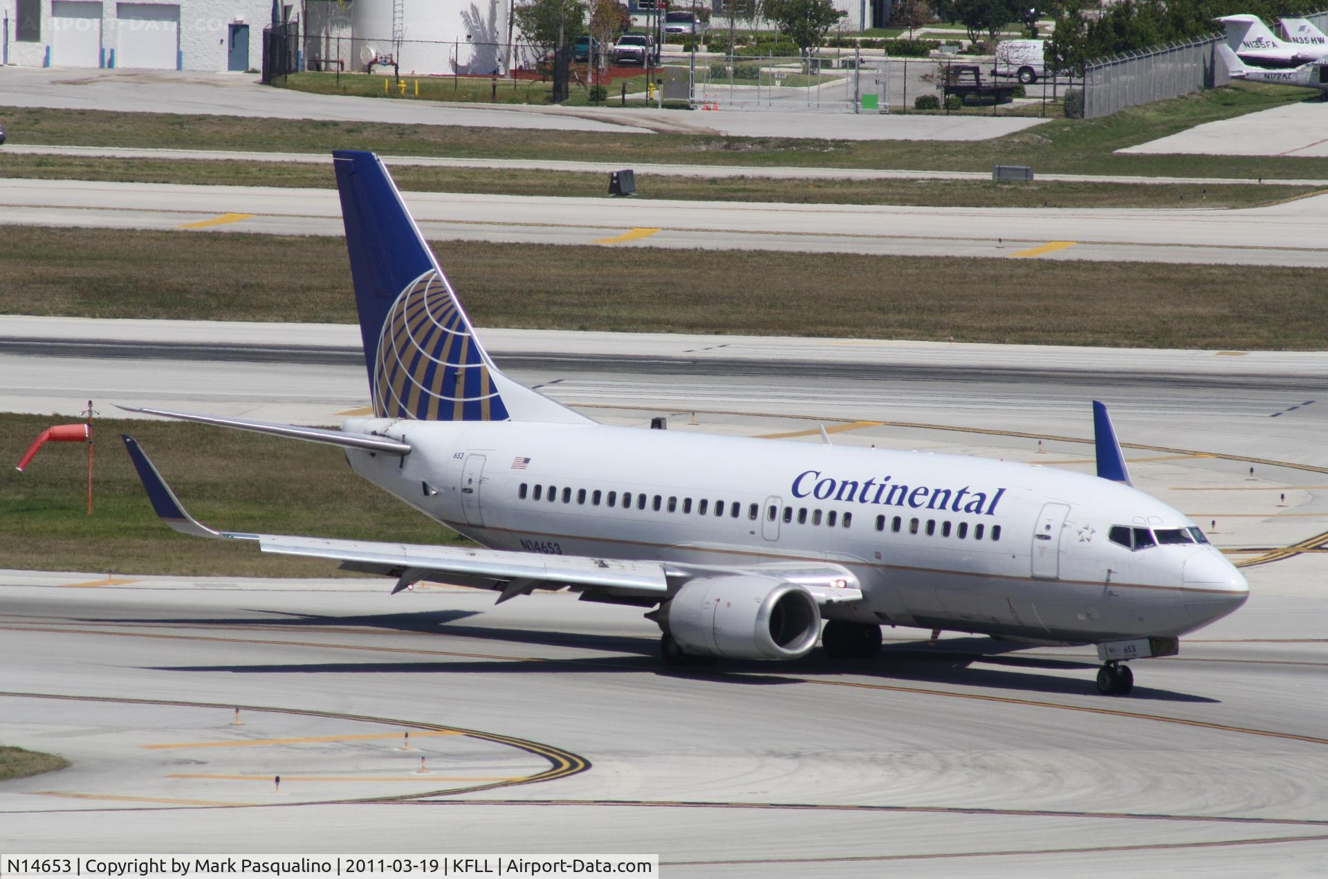 N14653, 1998 Boeing 737-524 C/N 28914, Boeing 737-500