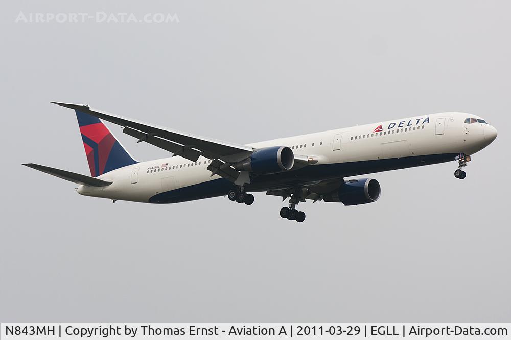 N843MH, 2002 Boeing 767-432/ER C/N 29716, finals 09L