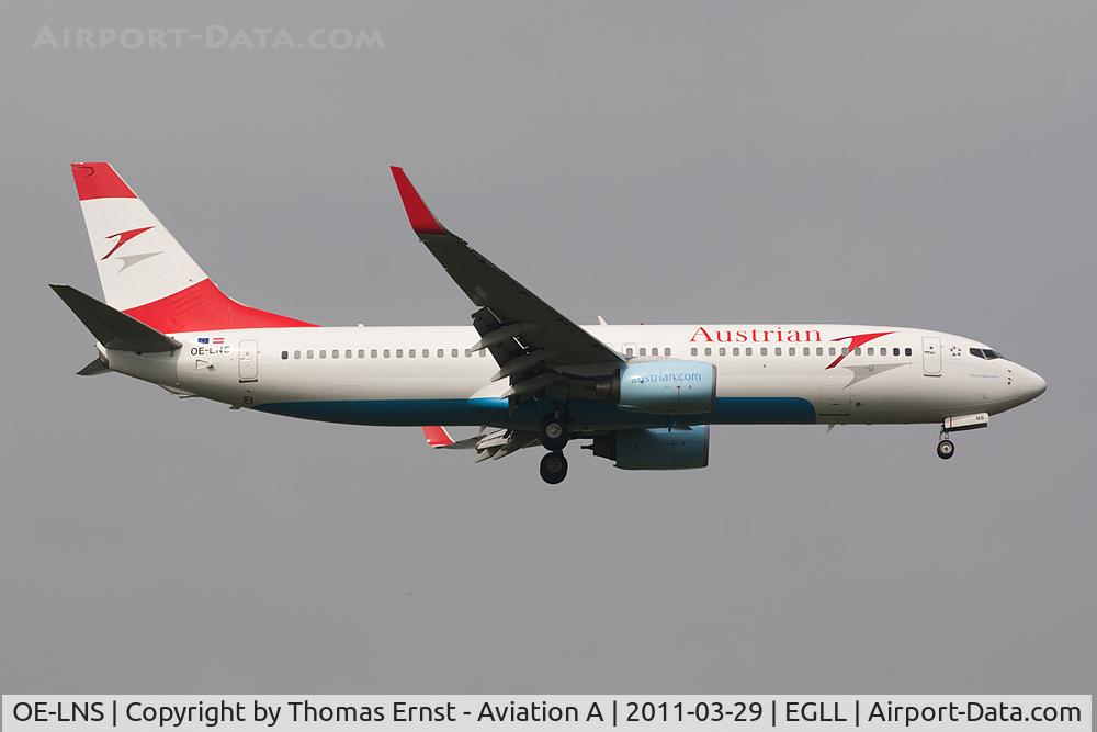OE-LNS, 2005 Boeing 737-8Z9 C/N 34262, finals 09L