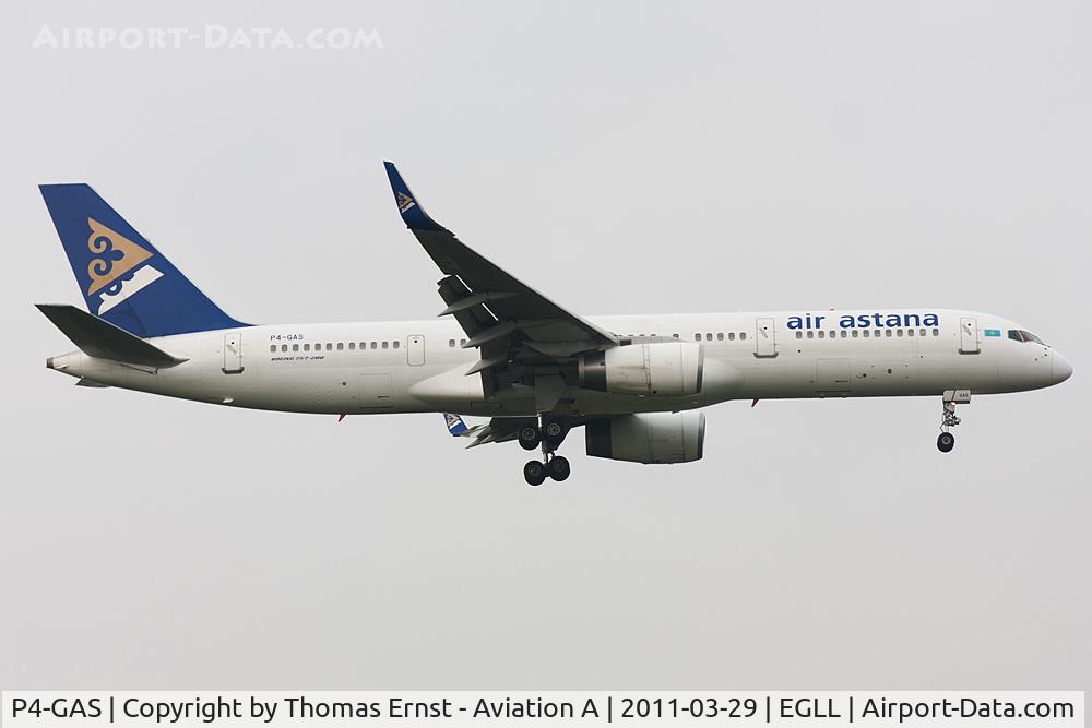 P4-GAS, 1996 Boeing 757-2G5 C/N 28112, finals 09L