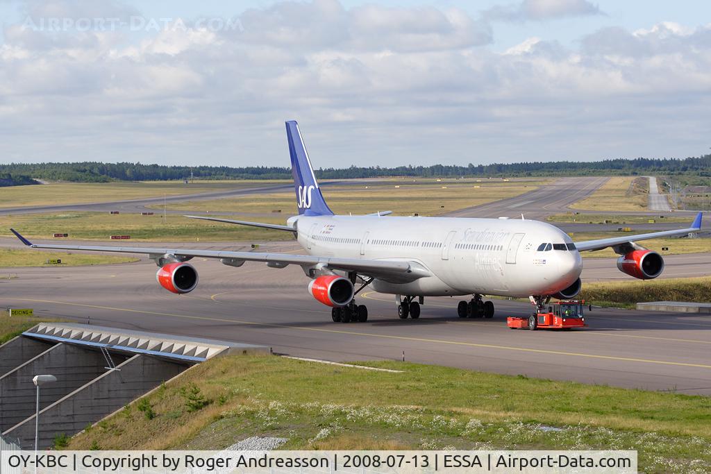 OY-KBC, 2002 Airbus A340-313X C/N 467, On twy W