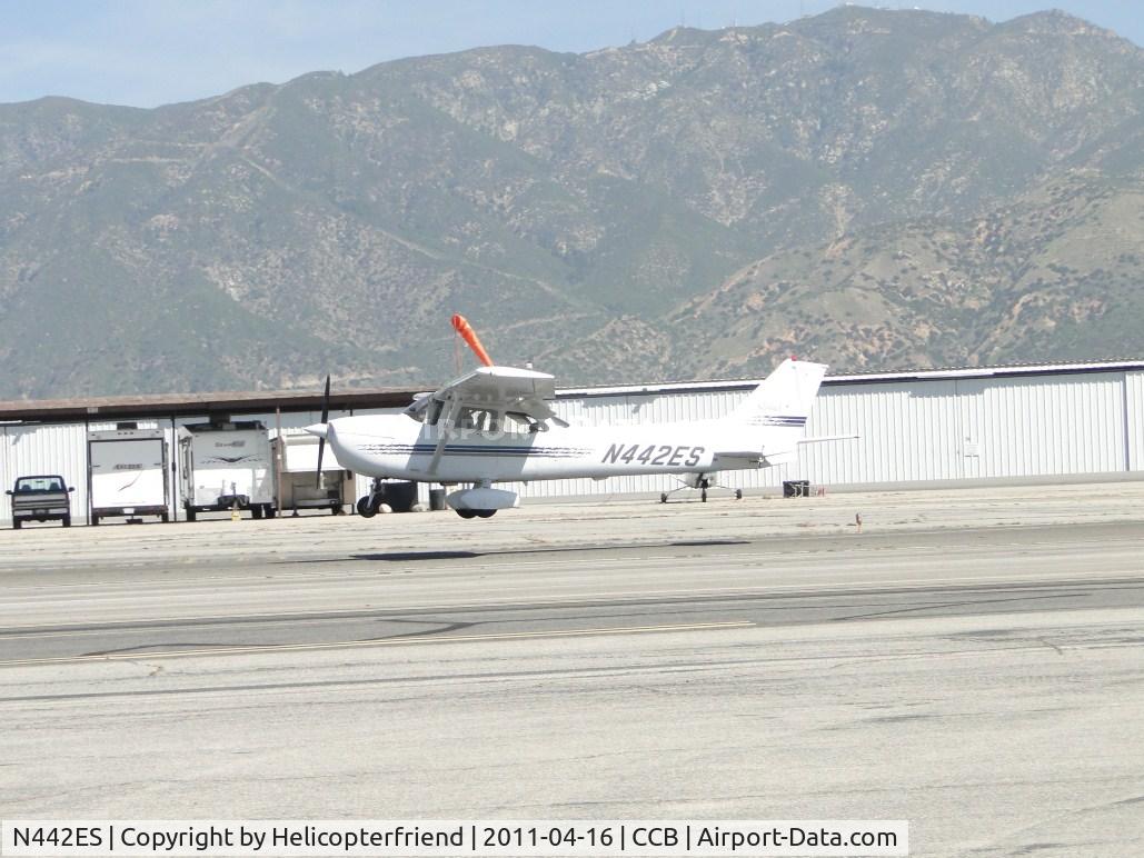 N442ES, 1998 Cessna 172R C/N 17280350, Over runway 24