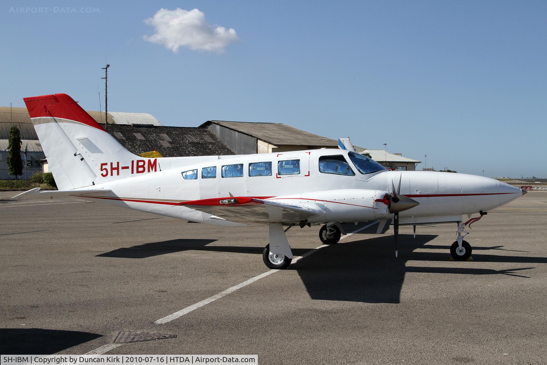 5H-IBM, 1981 Cessna 402C C/N 402C-0407, Nice Cessna 402
