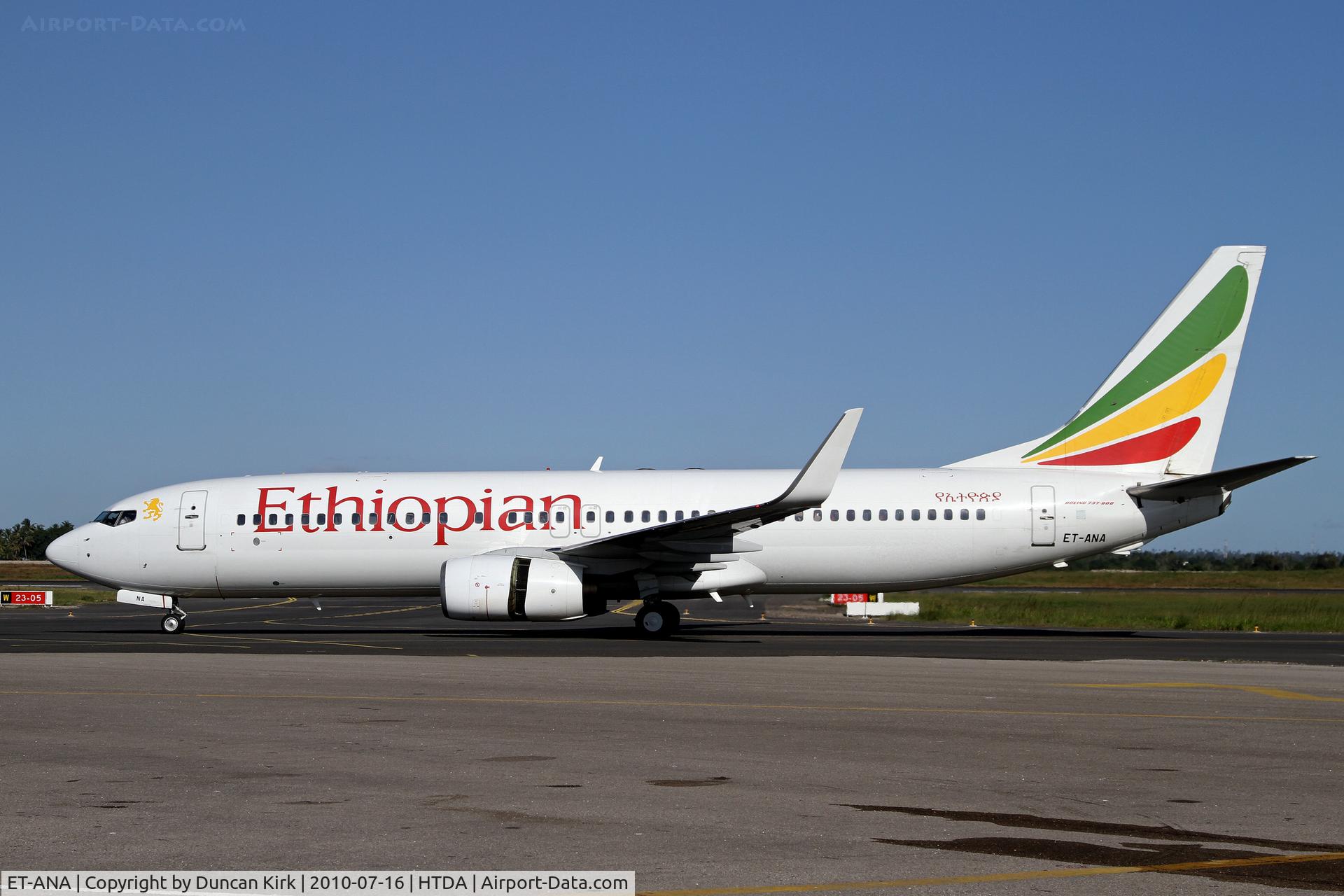 ET-ANA, 2001 Boeing 737-86R C/N 30494, Beautiful shot taxiing in