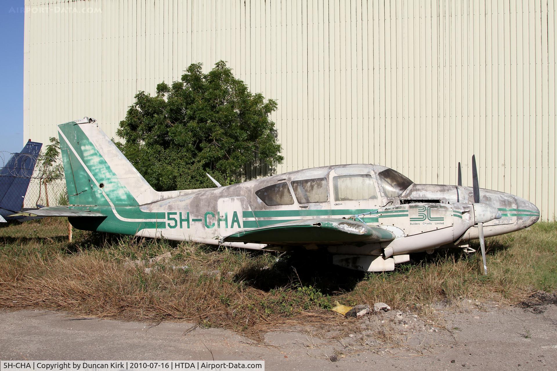 5H-CHA, Piper PA-27 Aztec 250 C/N 27-4100, Aztec that will no longer be flying