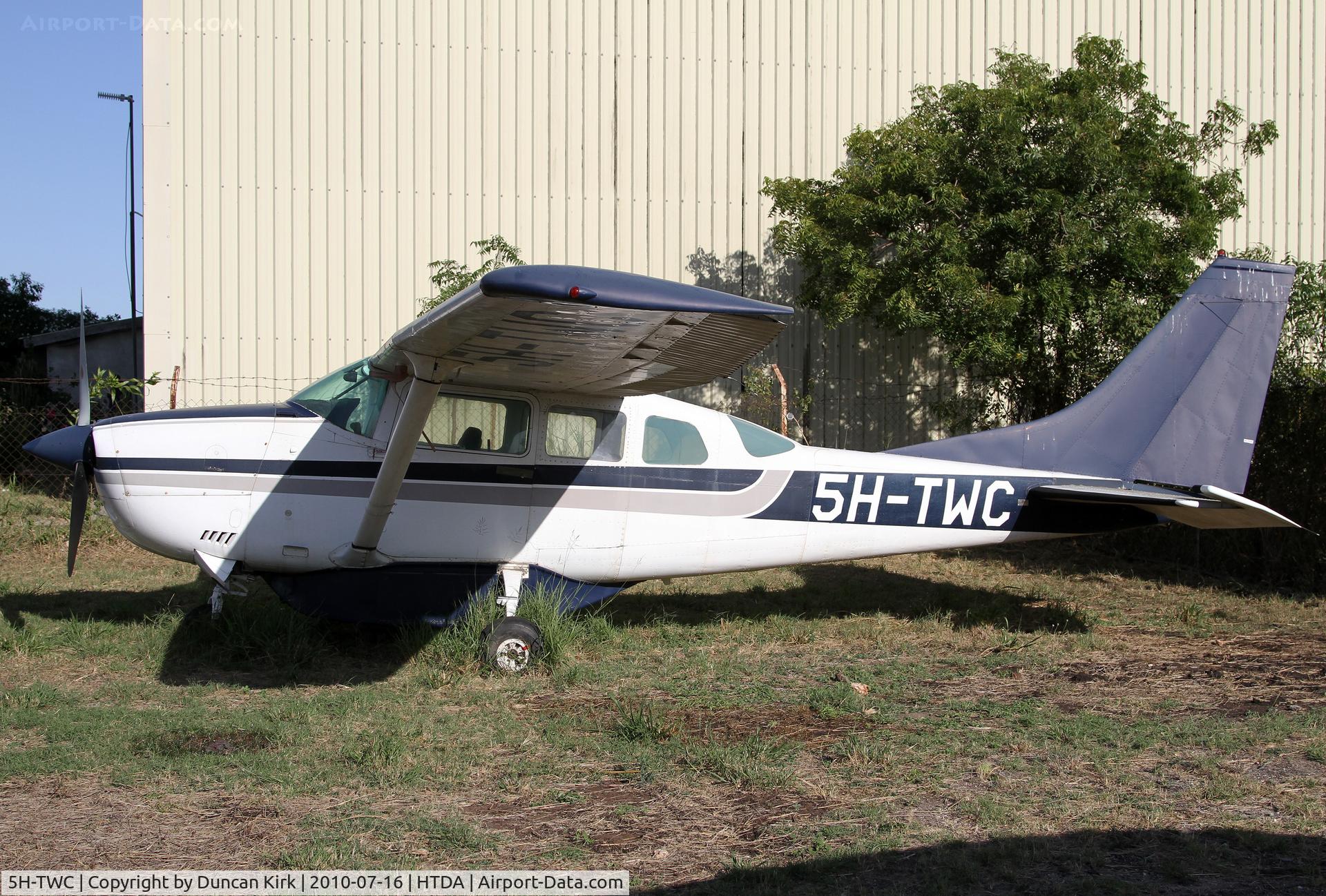 5H-TWC, 1974 Cessna U206F Stationair C/N U20602416, Baking in the Tanzanian sun
