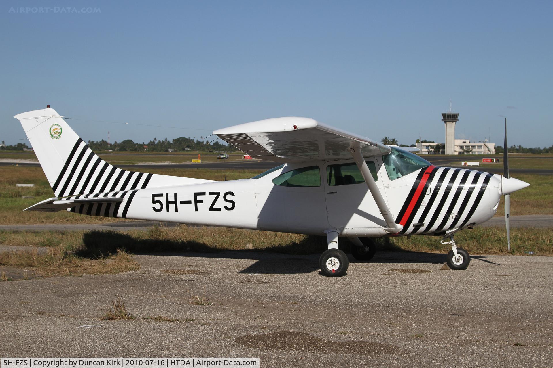 5H-FZS, 1978 Cessna 182G Skylane C/N 182-66371, Nice late afternoon photo