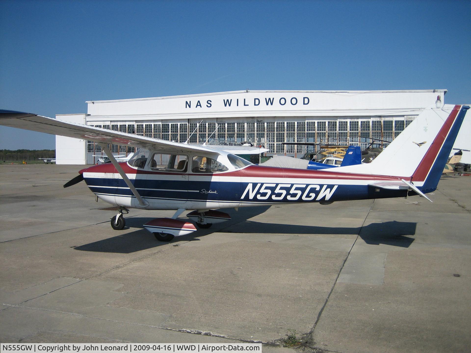 N555GW, 1964 Cessna 172E C/N 17251353, Visiting Cape May Apt (WWD)