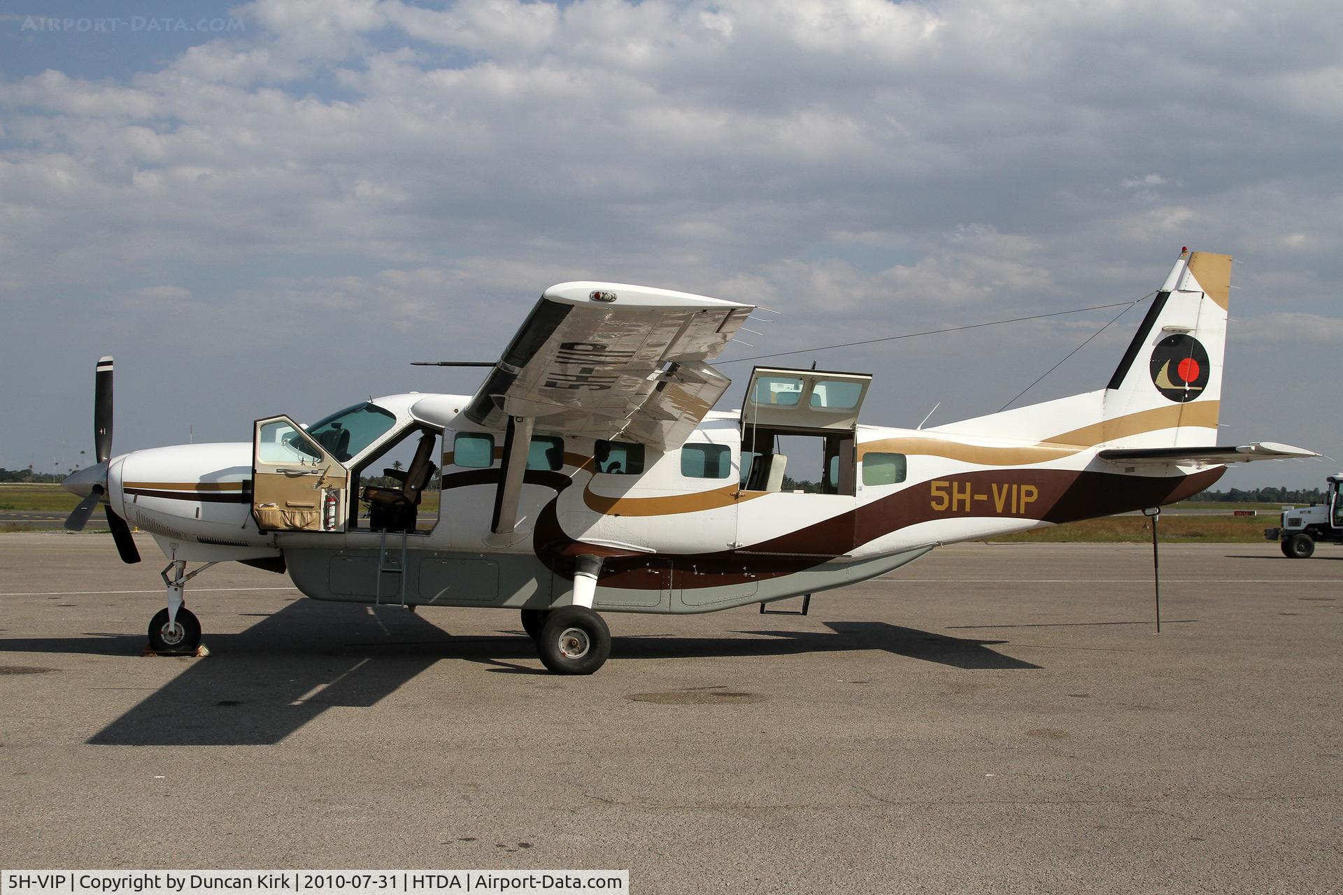 5H-VIP, 1998 Cessna 208B Grand Caravan C/N 208B-0714, Ready for business