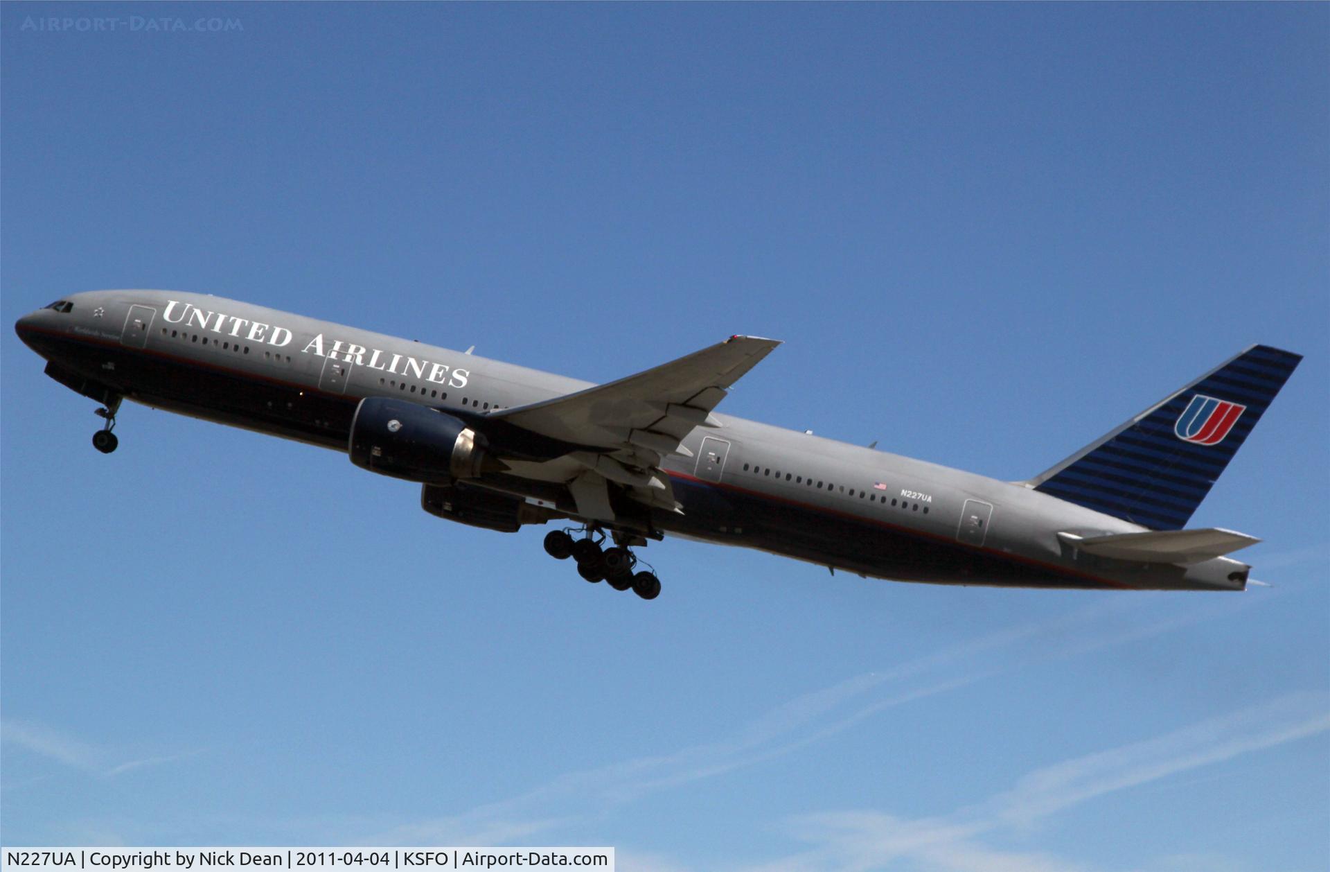 N227UA, 2002 Boeing 777-222 C/N 30555, KSFO