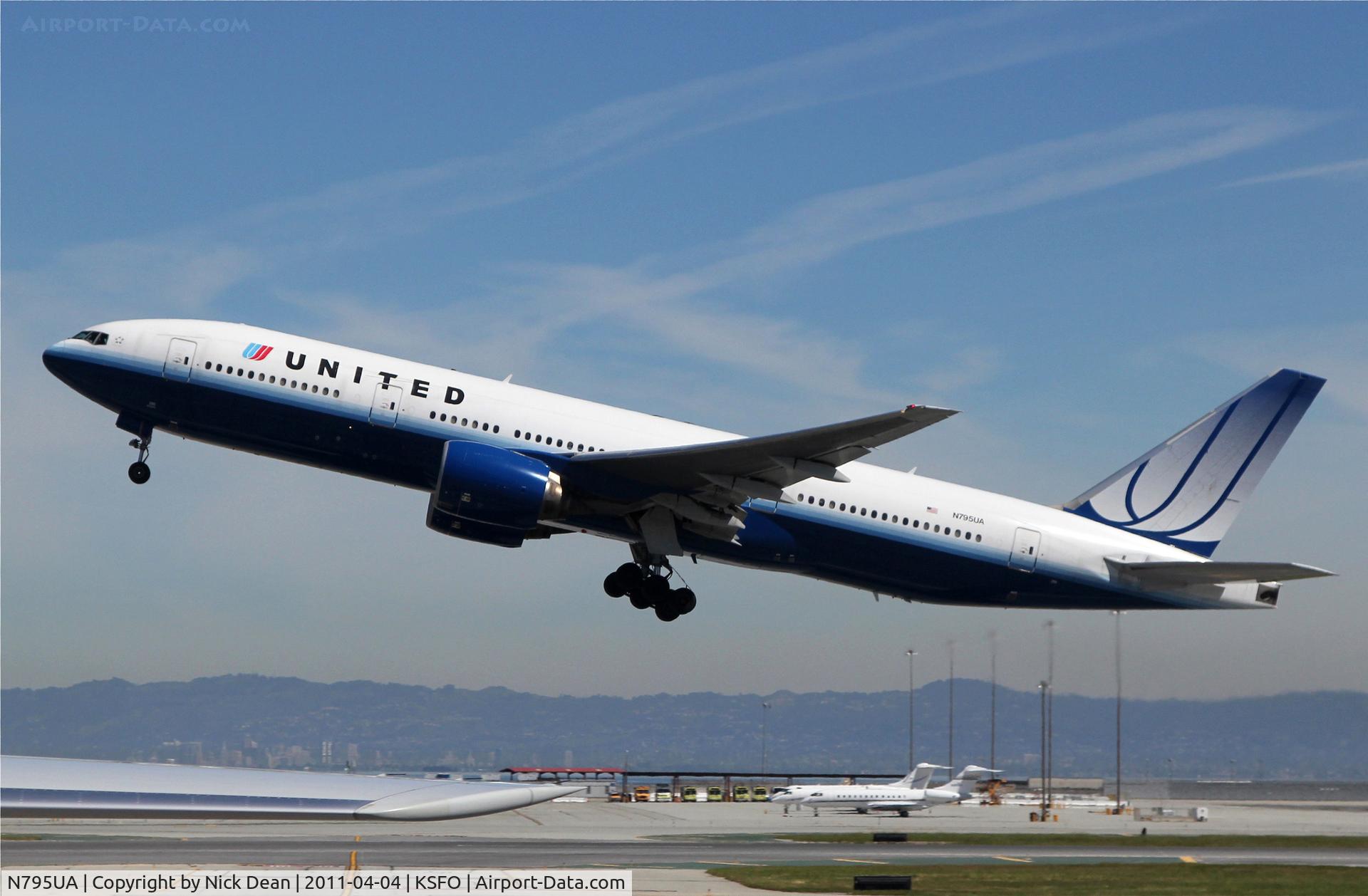 N795UA, 1997 Boeing 777-222 C/N 26927, KSFO