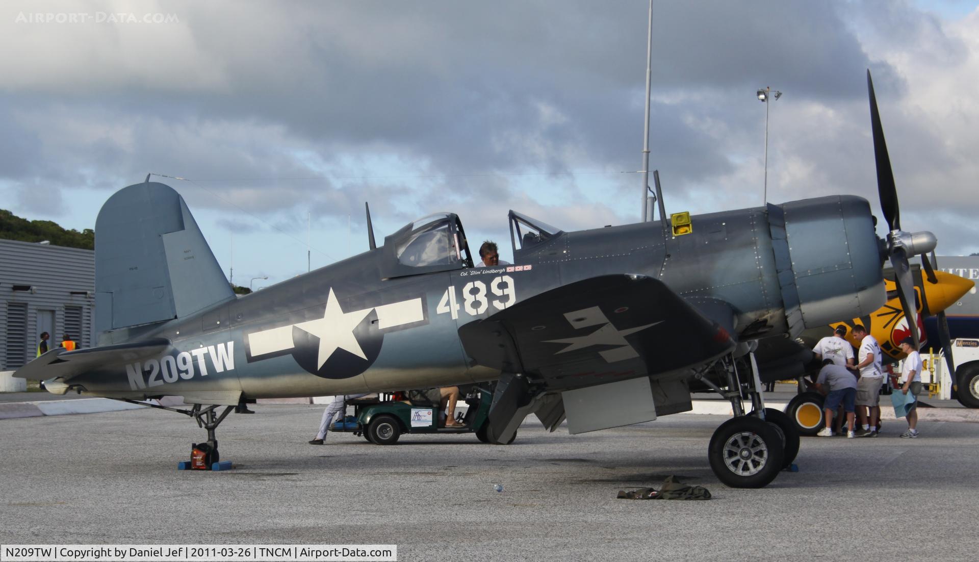 N209TW, Goodyear FG-1D Corsair C/N 3750, N209TW on the ground at TNCM