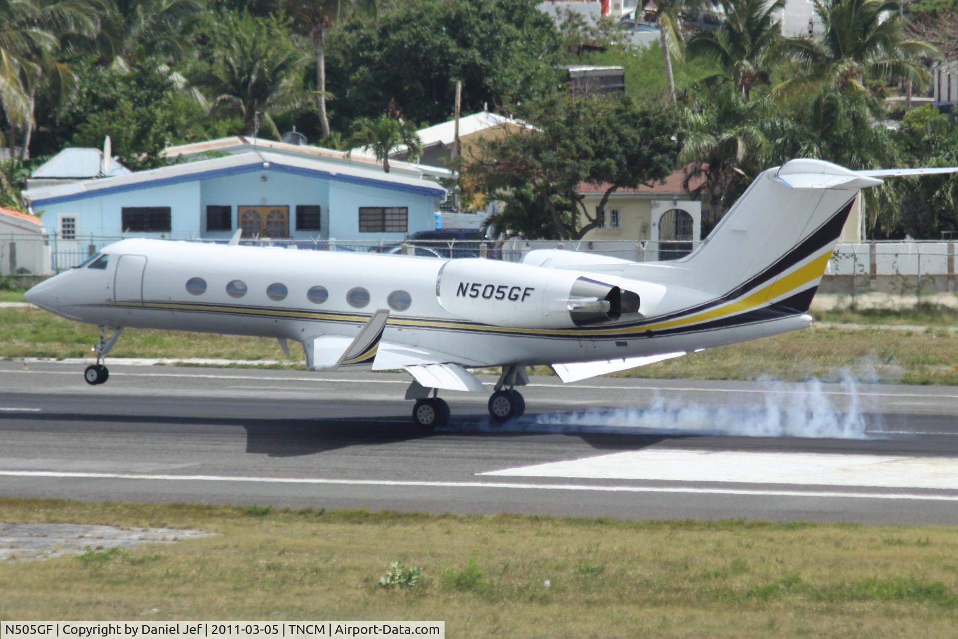 N505GF, 1995 Gulfstream Aerospace G-IV C/N 1275, N505GF landing at TNCM