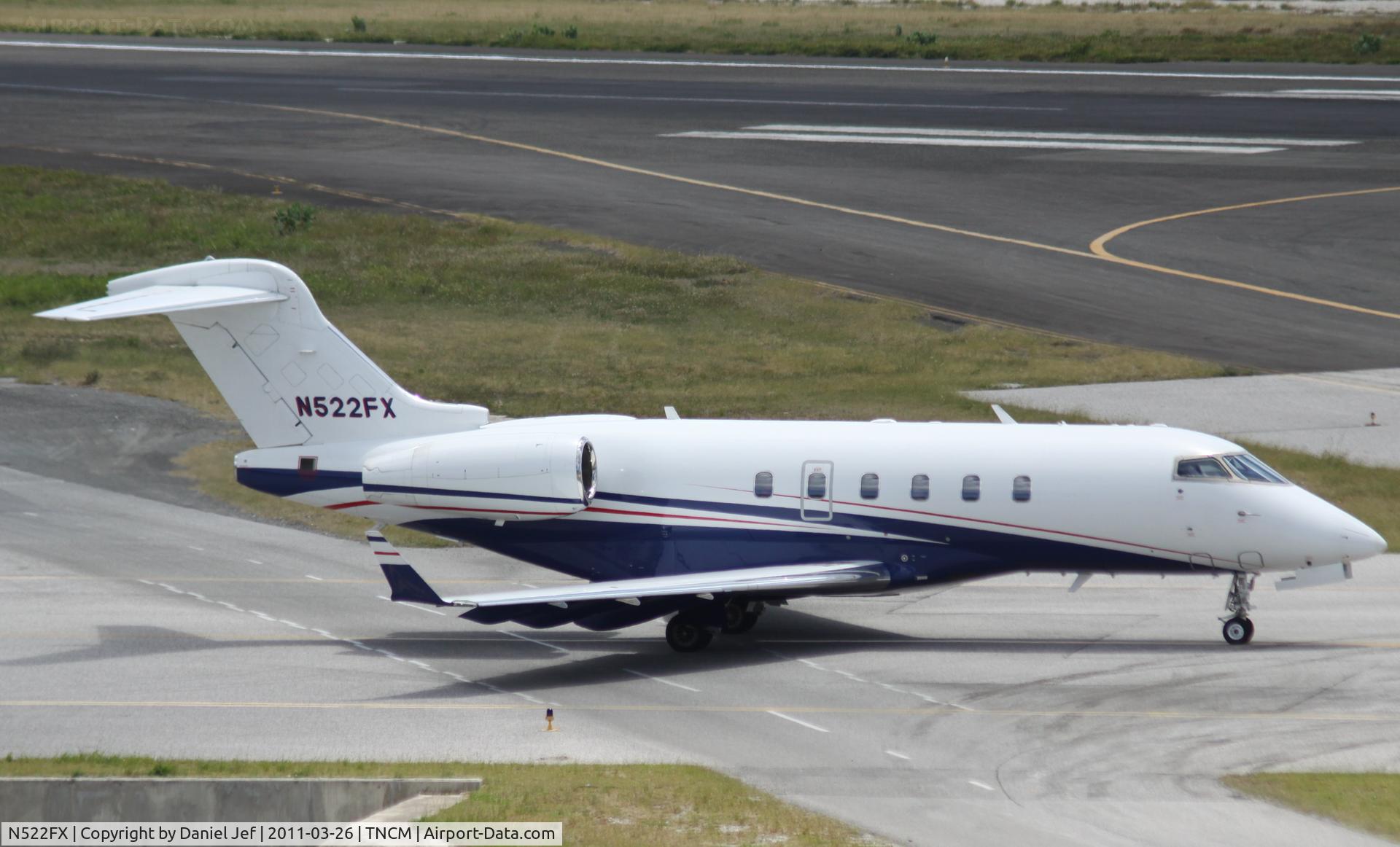 N522FX, 2005 Bombardier Challenger 300 (BD-100-1A10) C/N 20064, N522FX taxing for take off at TNCM