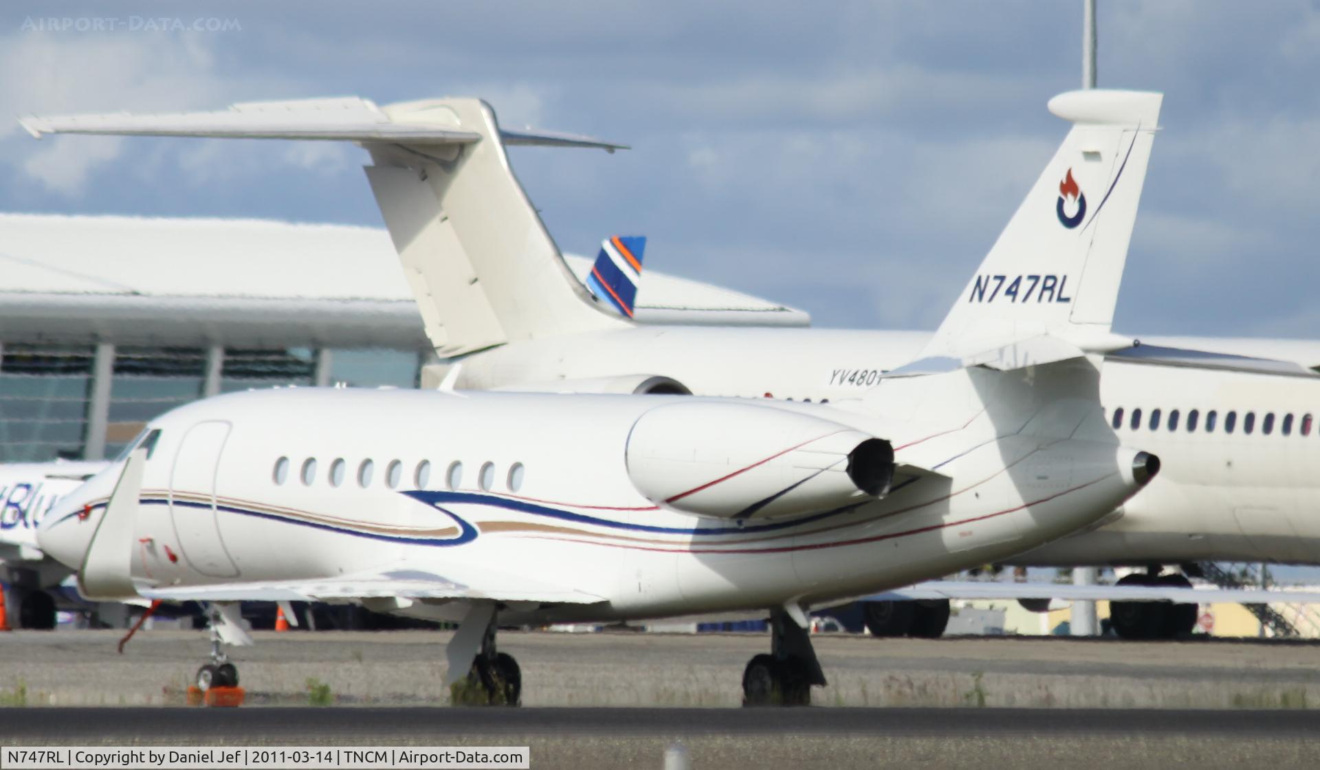 N747RL, 2008 Dassault Falcon 2000EX C/N 175, N747RL at THE blass wall at TNCM