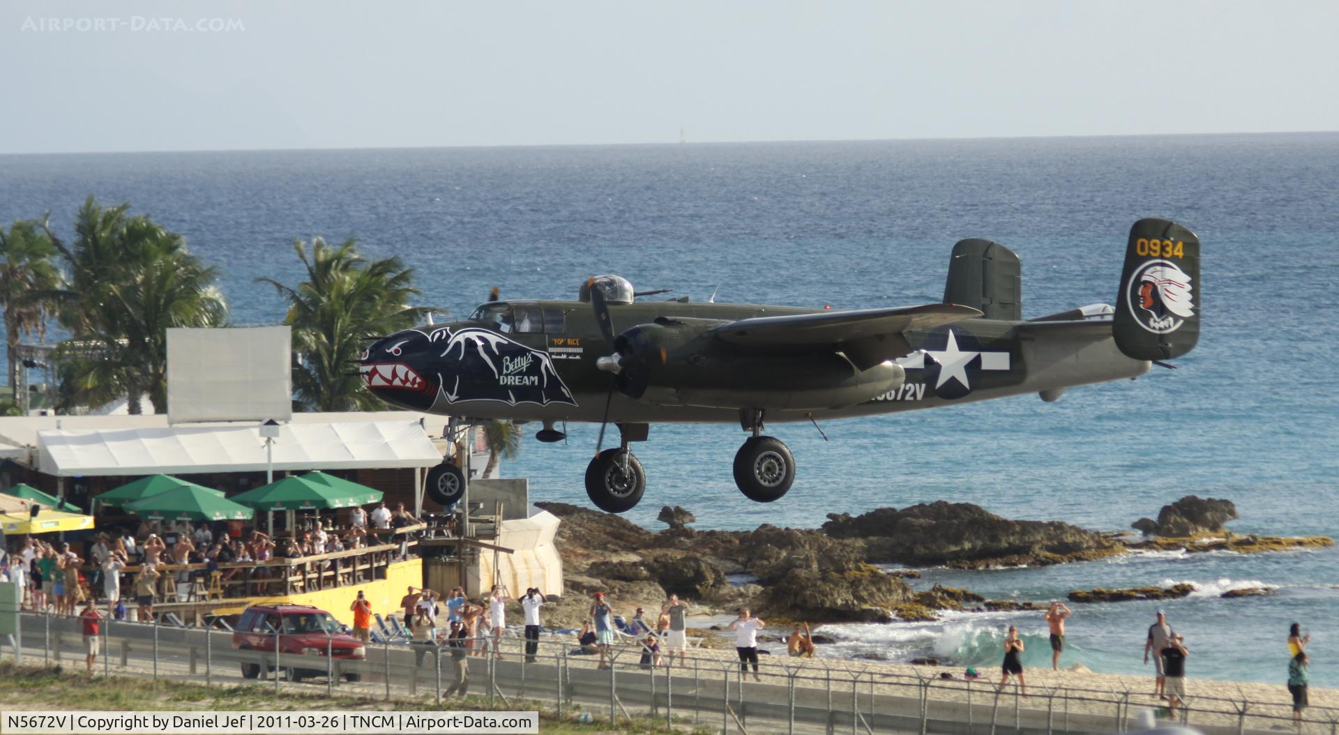 N5672V, 1945 North American B-25J Mitchell Mitchell C/N 108-47686, N5672V landing at TNCM