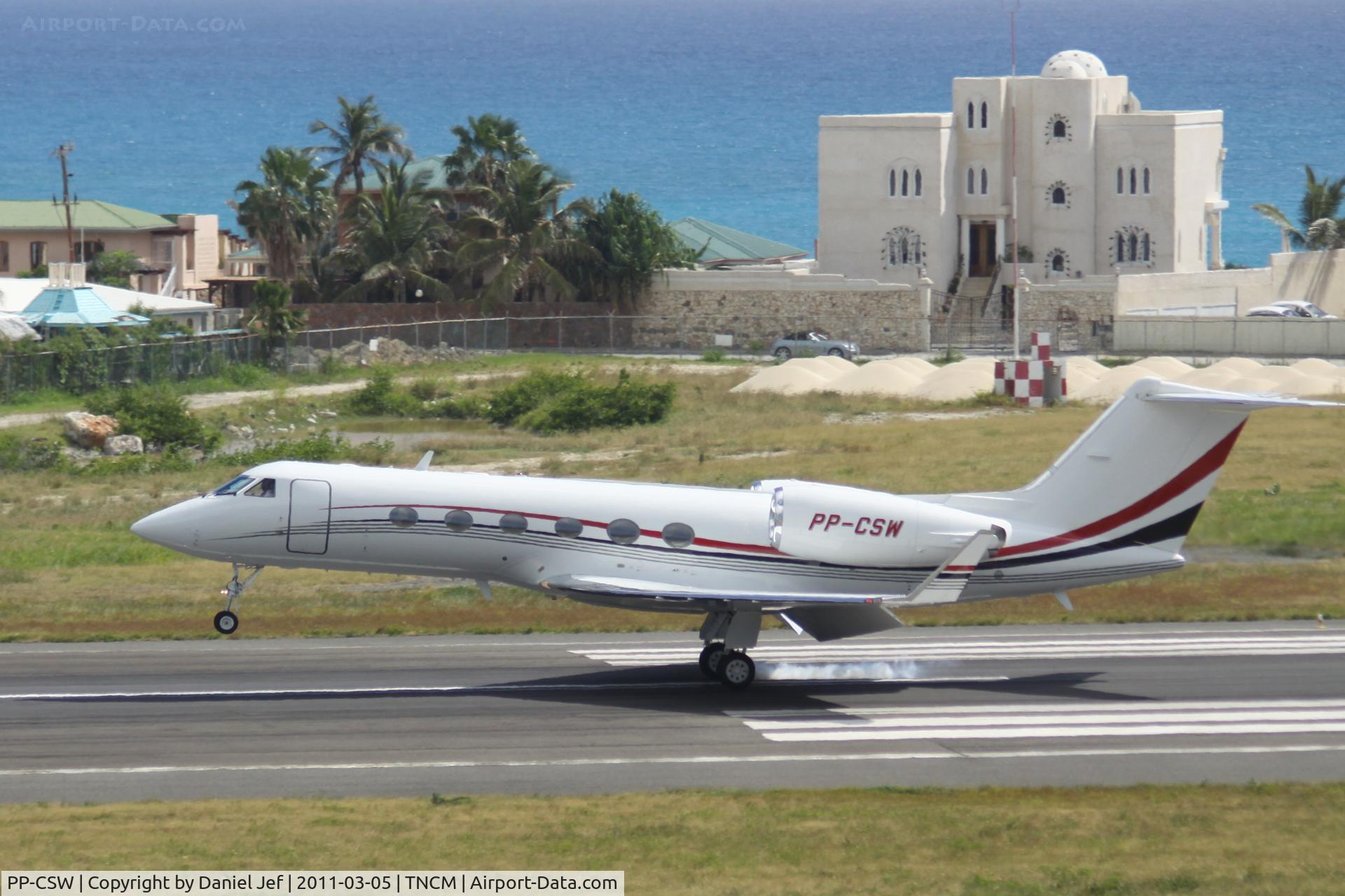 PP-CSW, 2000 Gulfstream Aerospace G-IV C/N 1413, PP-CSW landing at TNCM