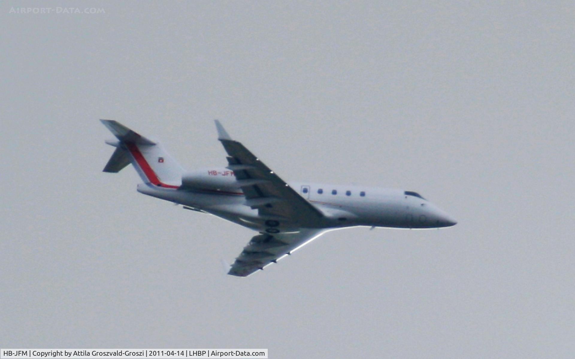 HB-JFM, 2004 Bombardier Challenger 300 (BD-100-1A10) C/N 20022, Getting off direction Budapest Ferihegy onto an International Airport, in Üllö city airspace.