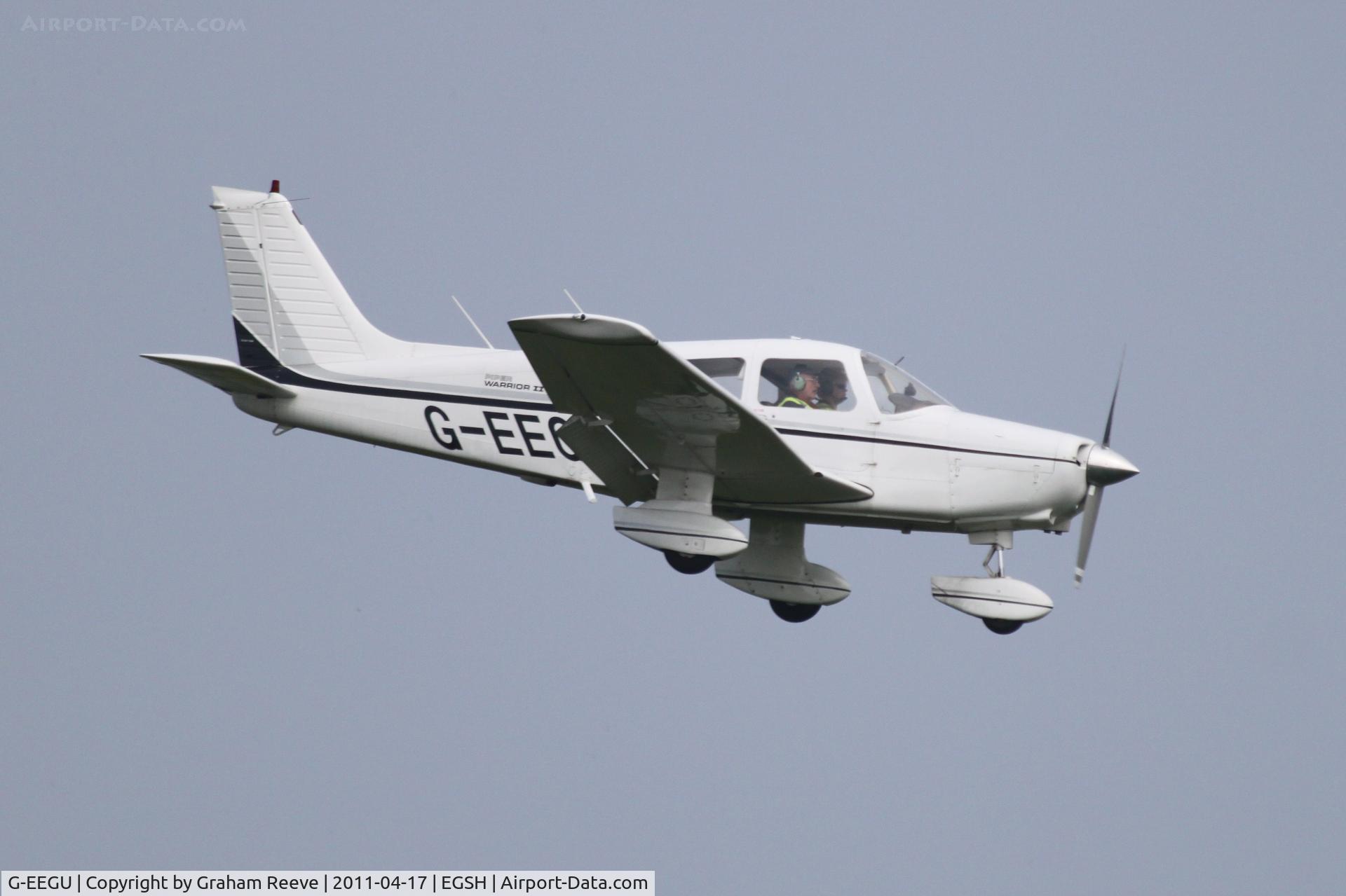 G-EEGU, 1979 Piper PA-28-161 Cherokee Warrior II C/N 28-7916457, Landing on 09.
