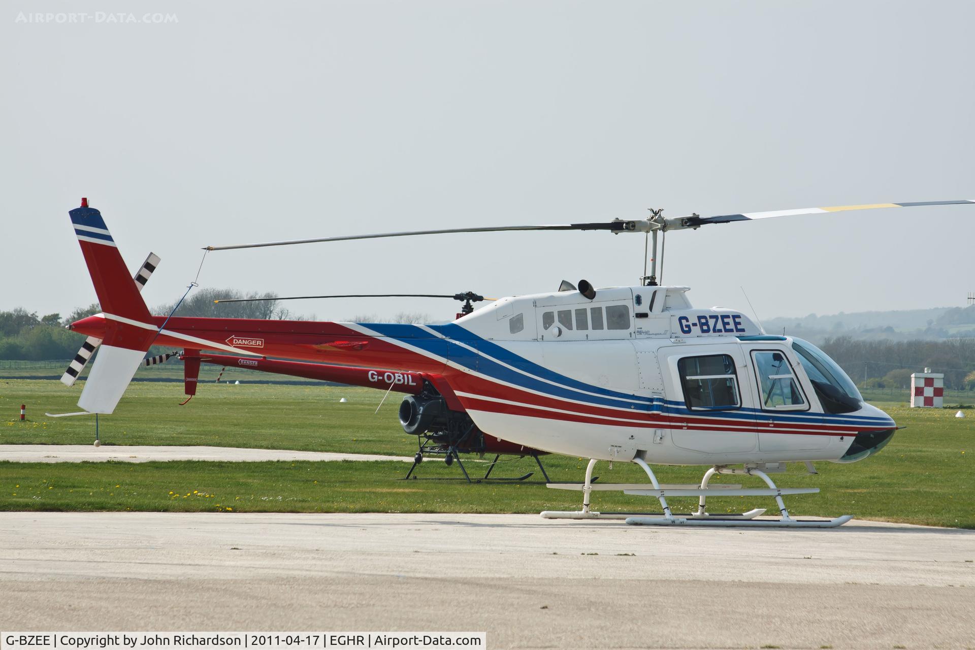 G-BZEE, 1978 Agusta AB-206B JetRanger II C/N 8554, On the Pad