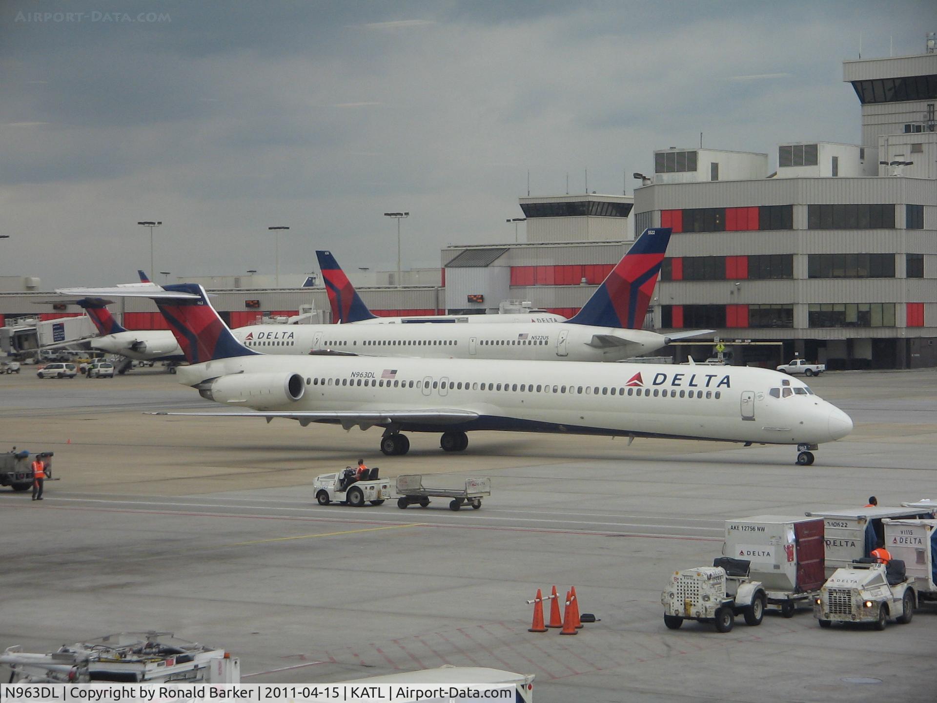 N963DL, 1990 McDonnell Douglas MD-88 C/N 49982, Atlanta