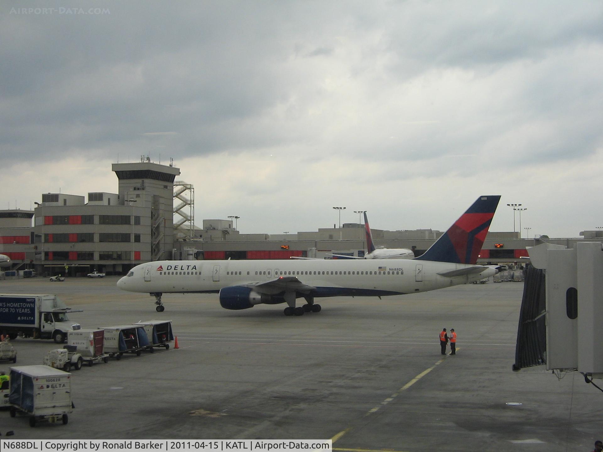 N688DL, 1998 Boeing 757-232 C/N 27587, Atlanta