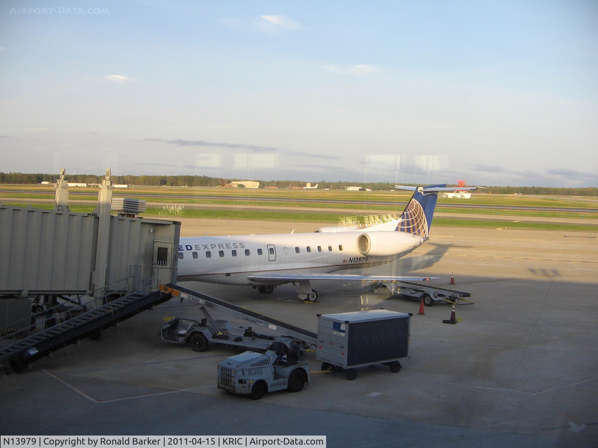 N13979, 1999 Embraer ERJ-145LR (EMB-145LR) C/N 145181, Richmond