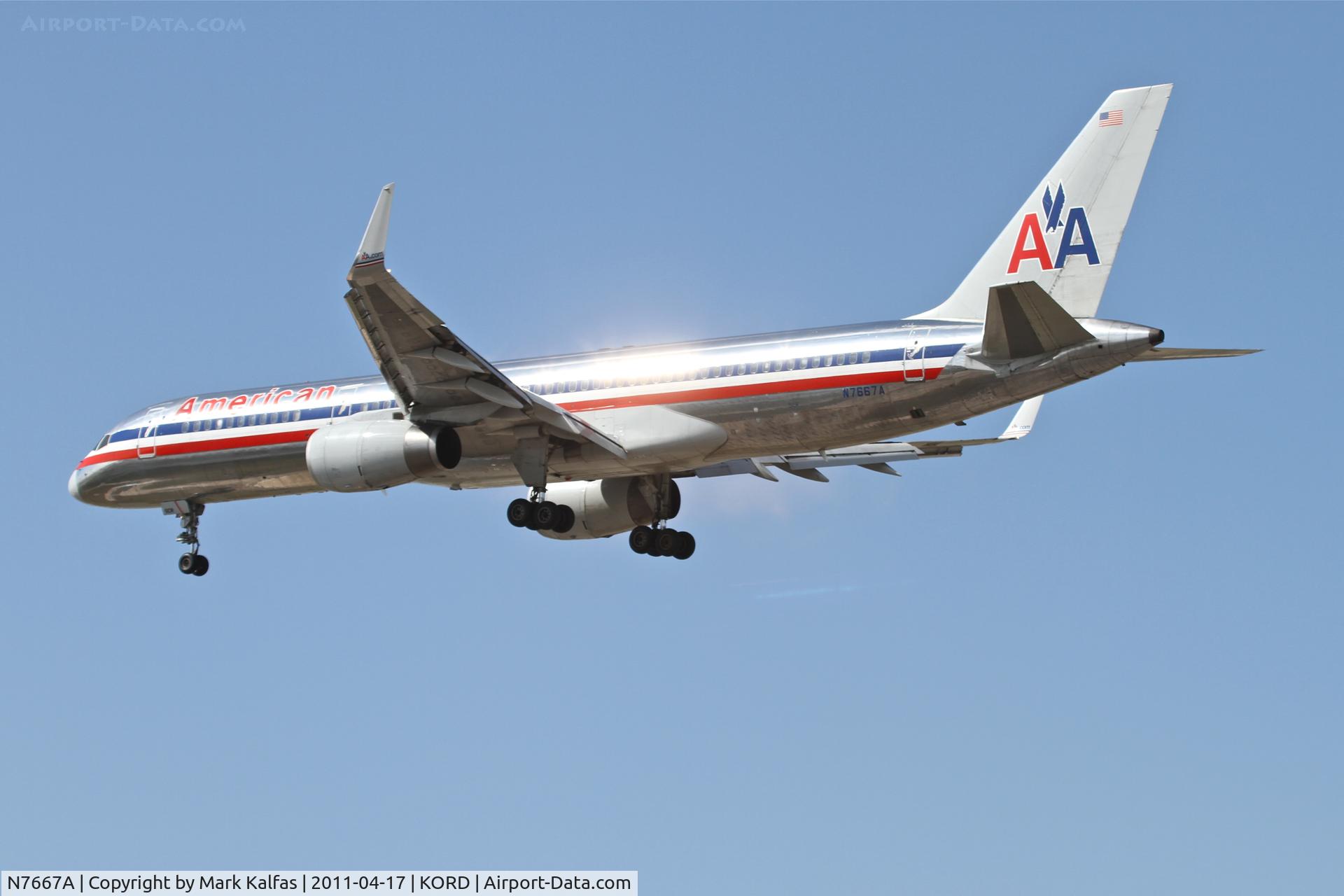 N7667A, 1992 Boeing 757-223 C/N 25301, American Airlines Boeing 757-223, AAL538 arriving from KLAS, RWY 28 KORD.