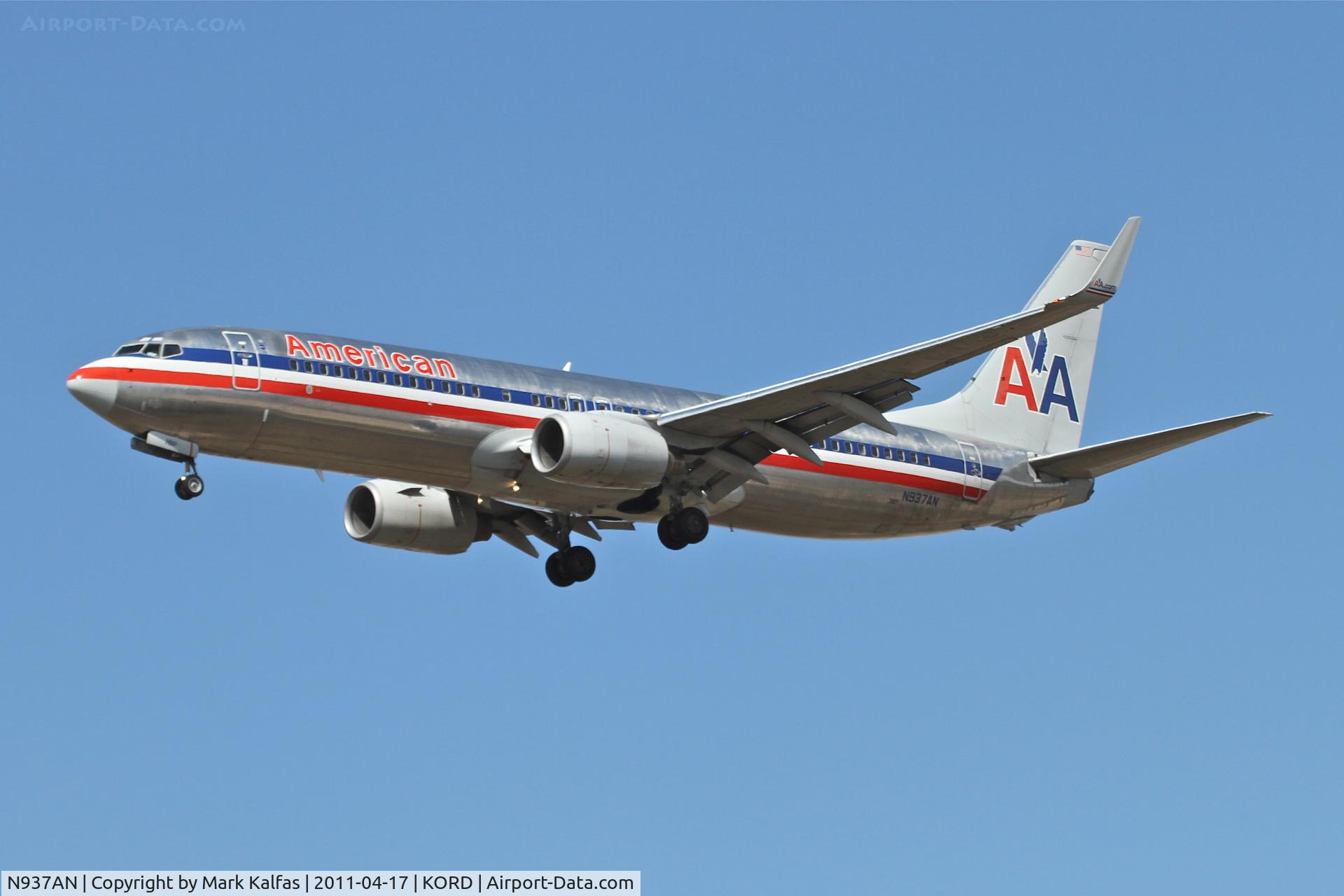 N937AN, 2000 Boeing 737-823 C/N 30082, American Airlines Boeing 737-823, AAL1758 arriving from KSFO, RWY 28 KORD.
